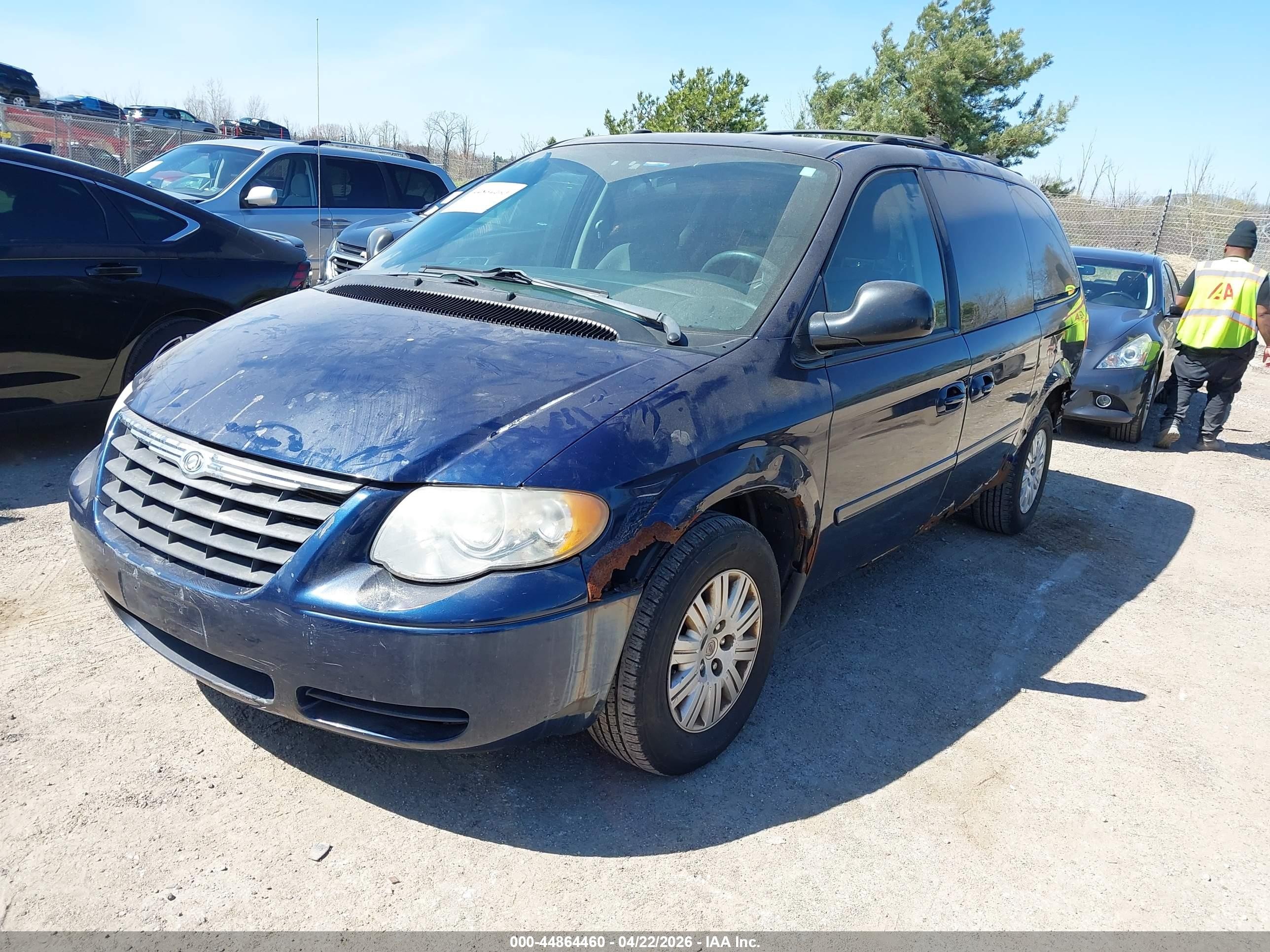 2005 Chrysler Town & Country Lx Blue vin: 2C8GP44R05R217733