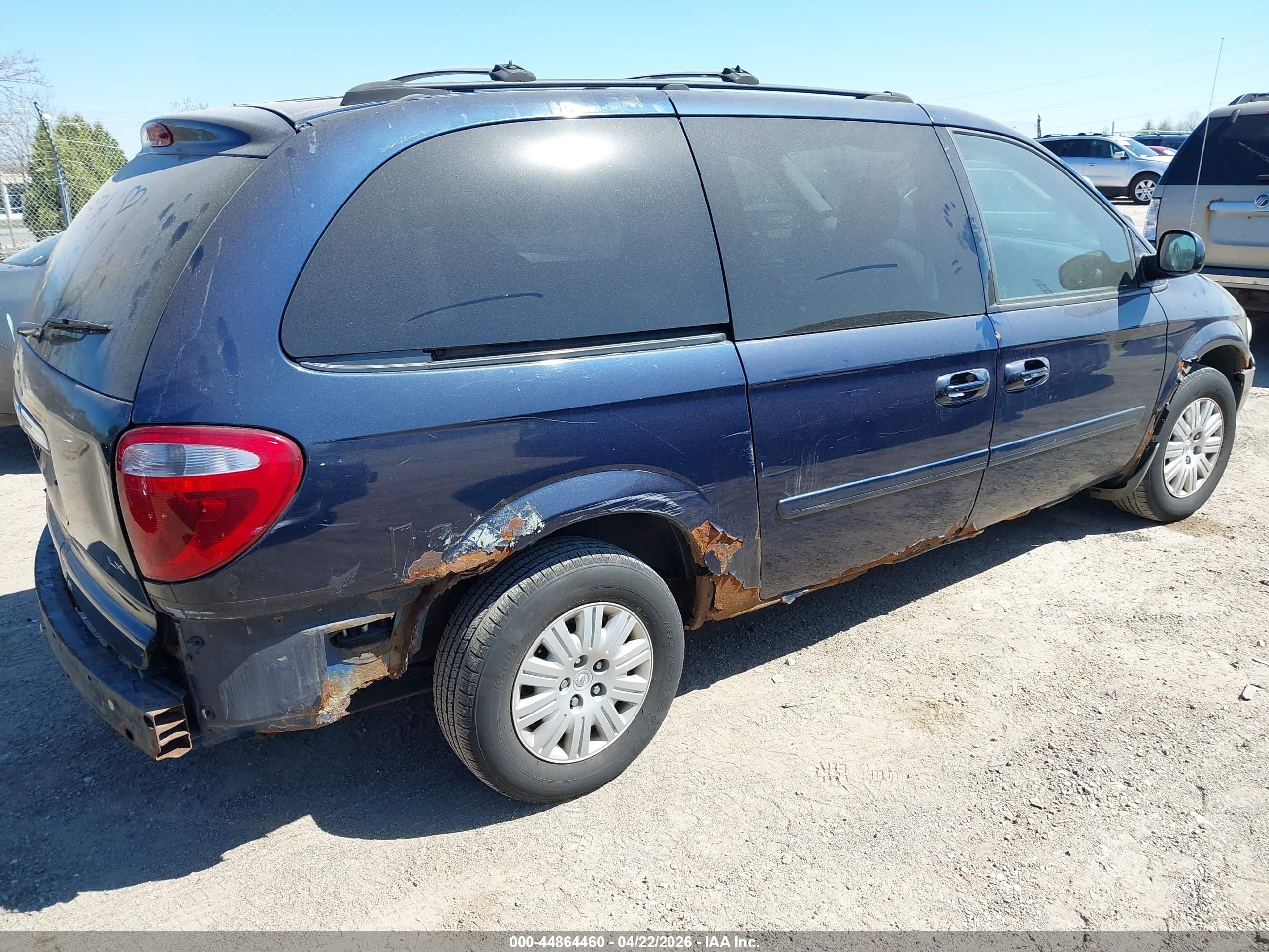 2005 Chrysler Town & Country Lx Blue vin: 2C8GP44R05R217733