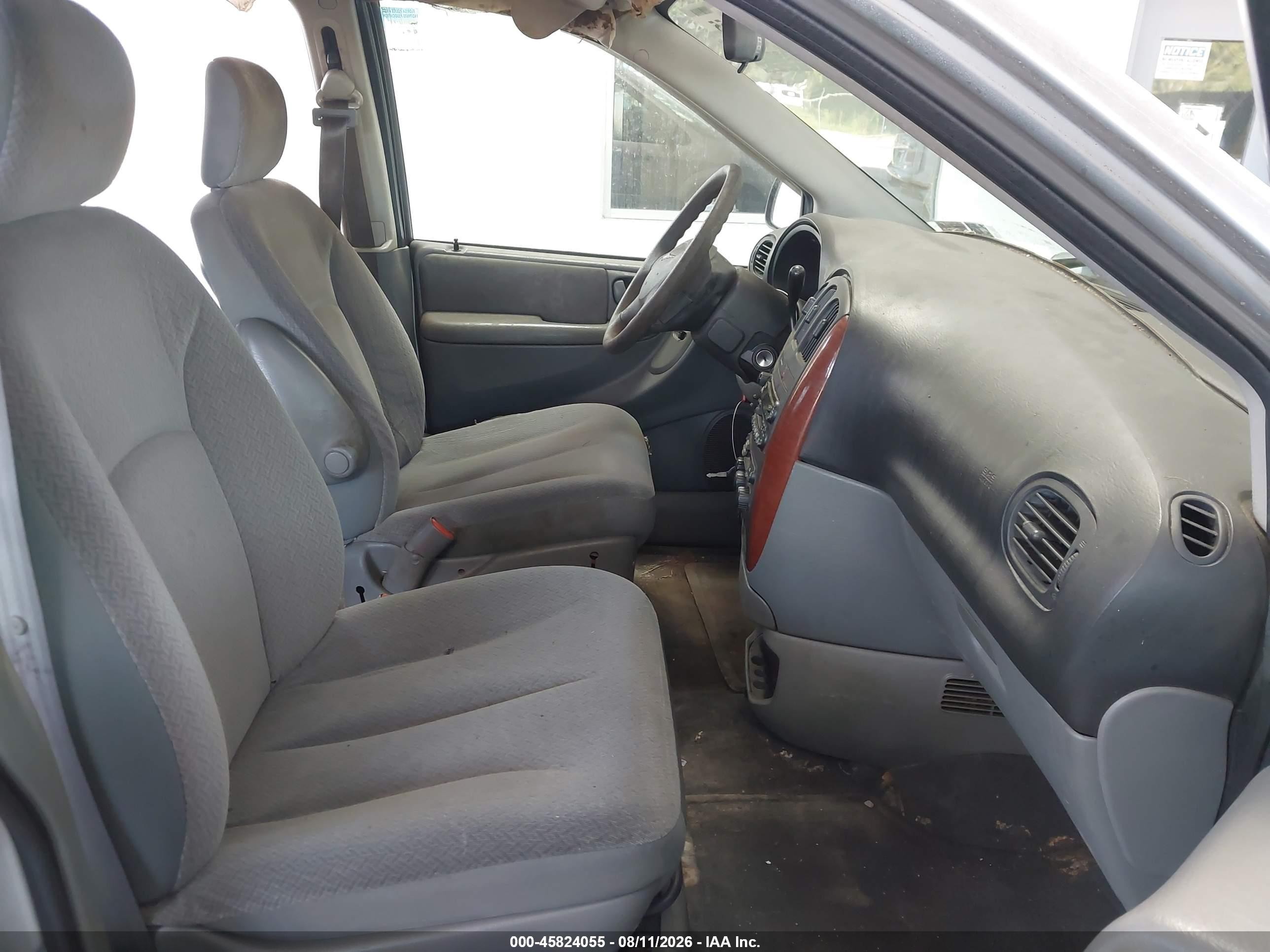 2005 Chrysler Town & Country Lx Silver vin: 2C8GP44R55R263543