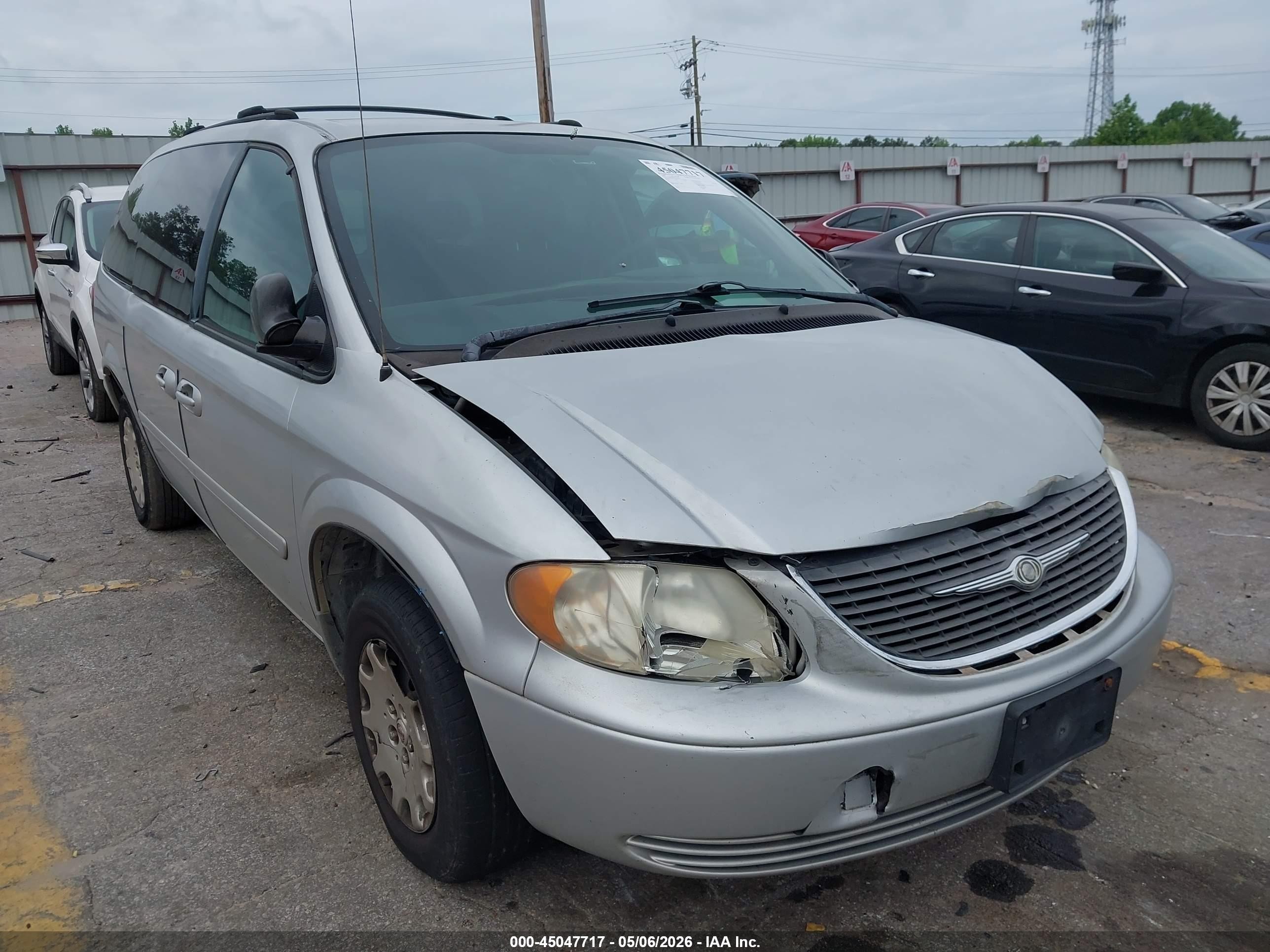 2004 Chrysler Town & Country Lx Silver vin: 2C8GP44R64R508641