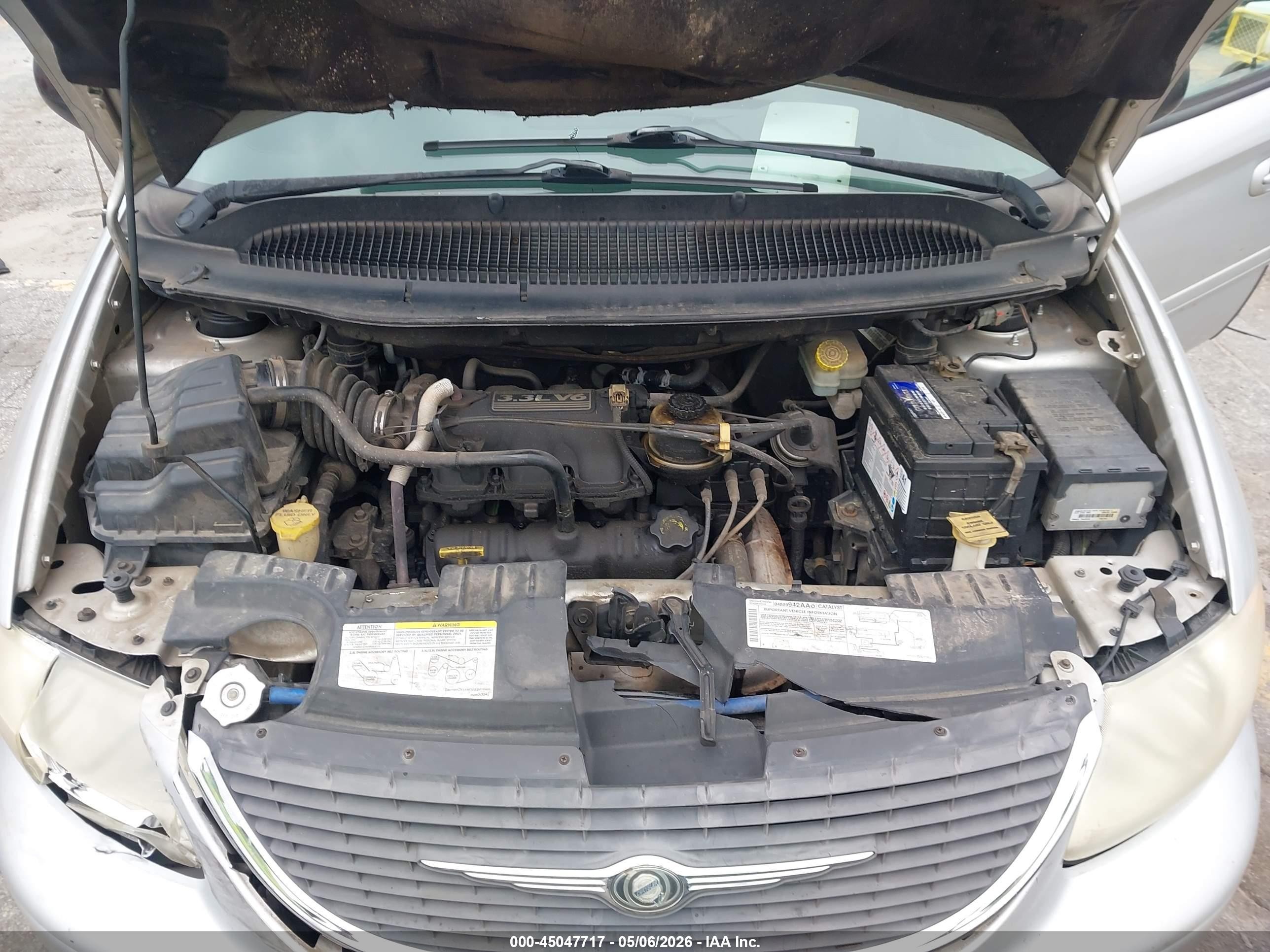2004 Chrysler Town & Country Lx Silver vin: 2C8GP44R64R508641