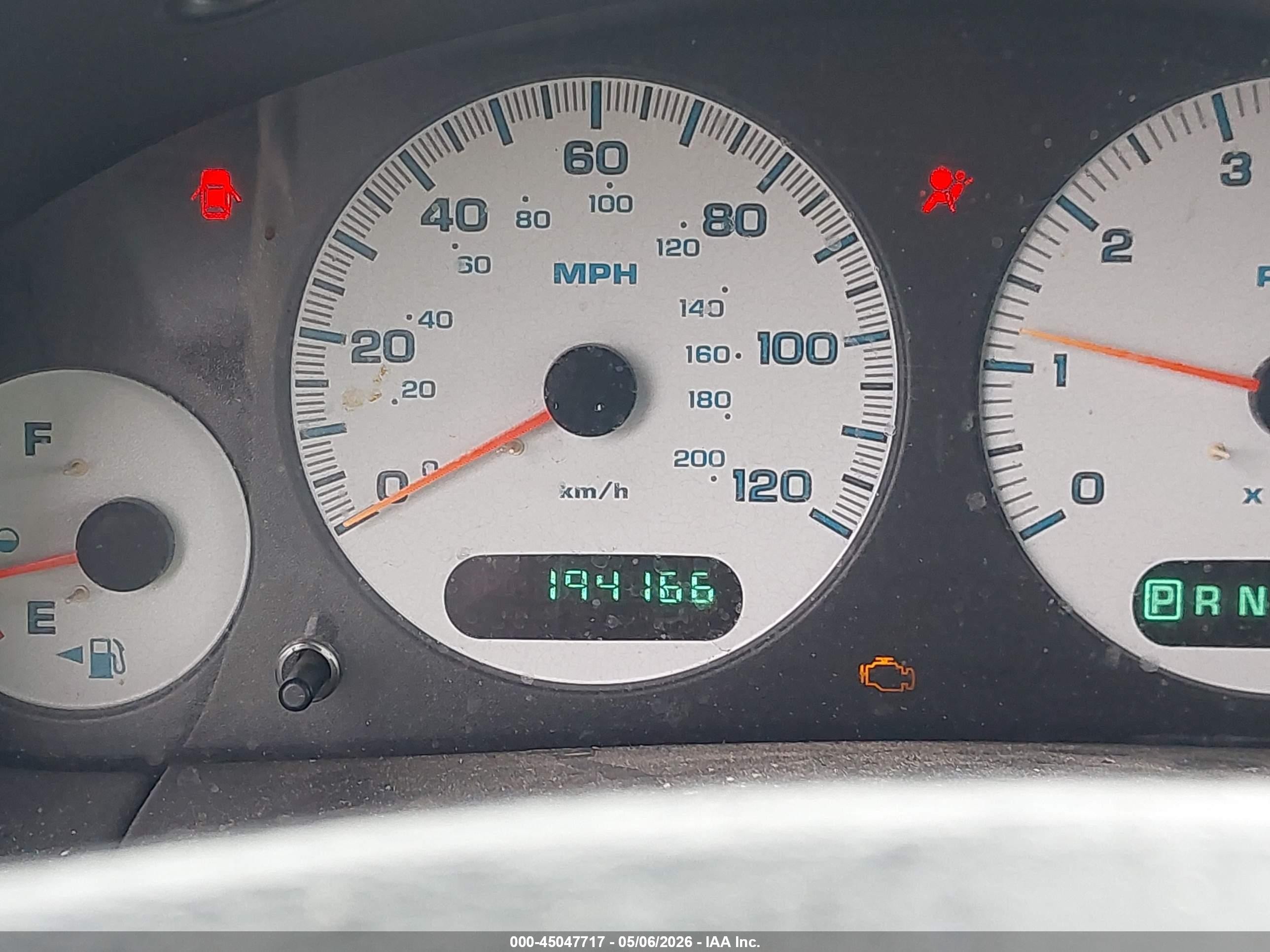 2004 Chrysler Town & Country Lx Silver vin: 2C8GP44R64R508641