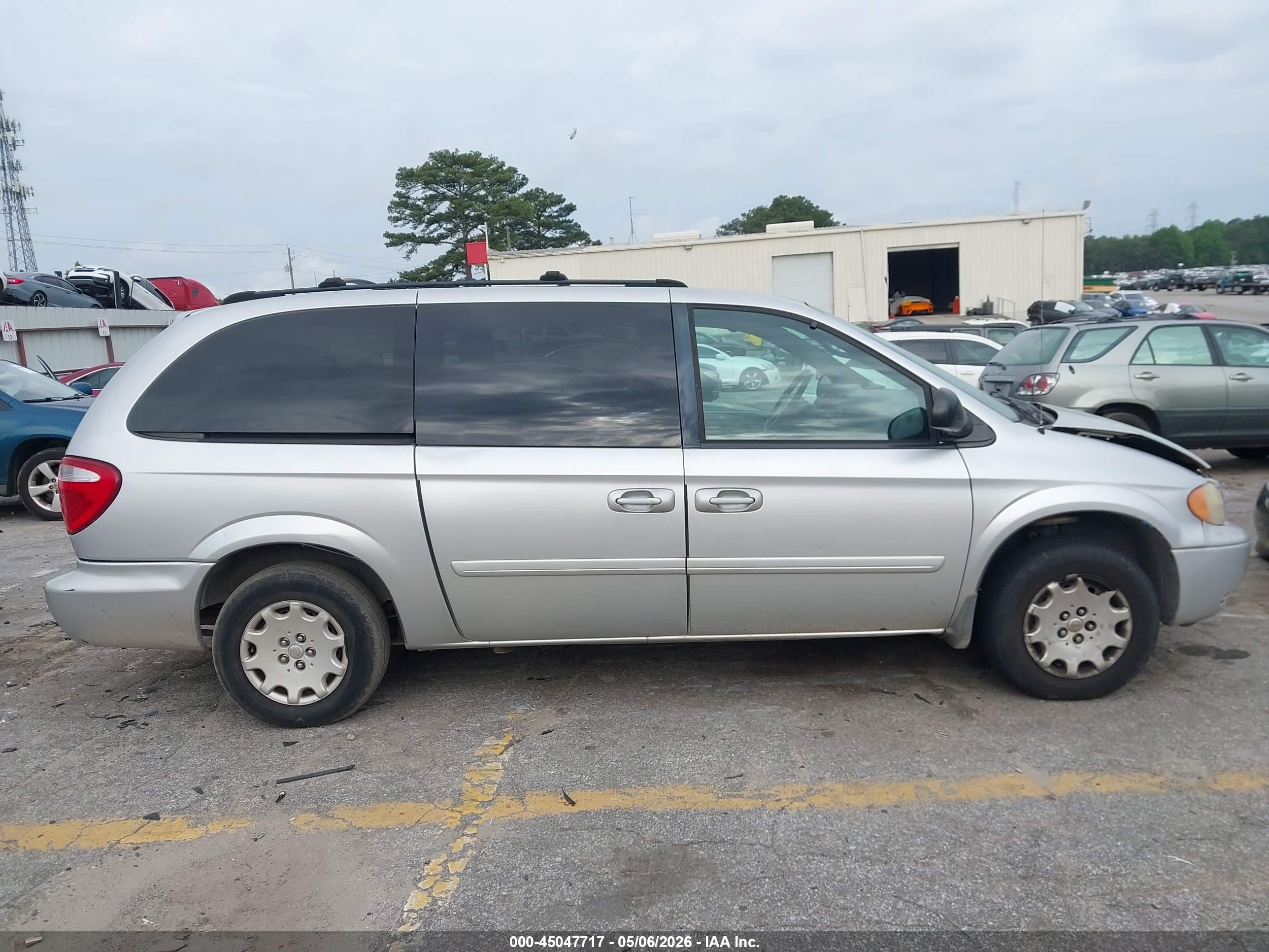 2004 Chrysler Town & Country Lx Silver vin: 2C8GP44R64R508641
