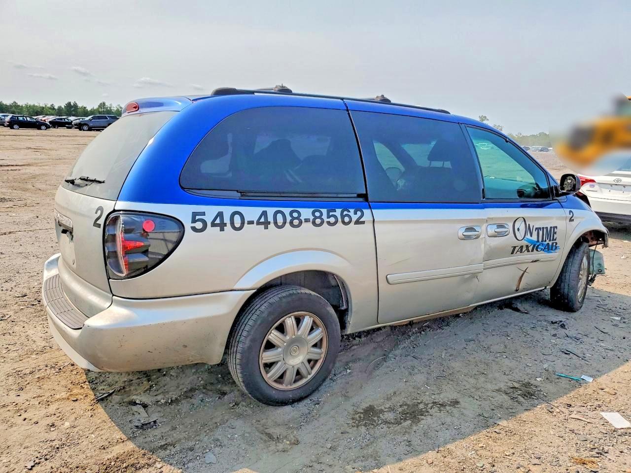 2005 Chrysler Town & Country Lx Two Tone vin: 2C8GP44R95R174185