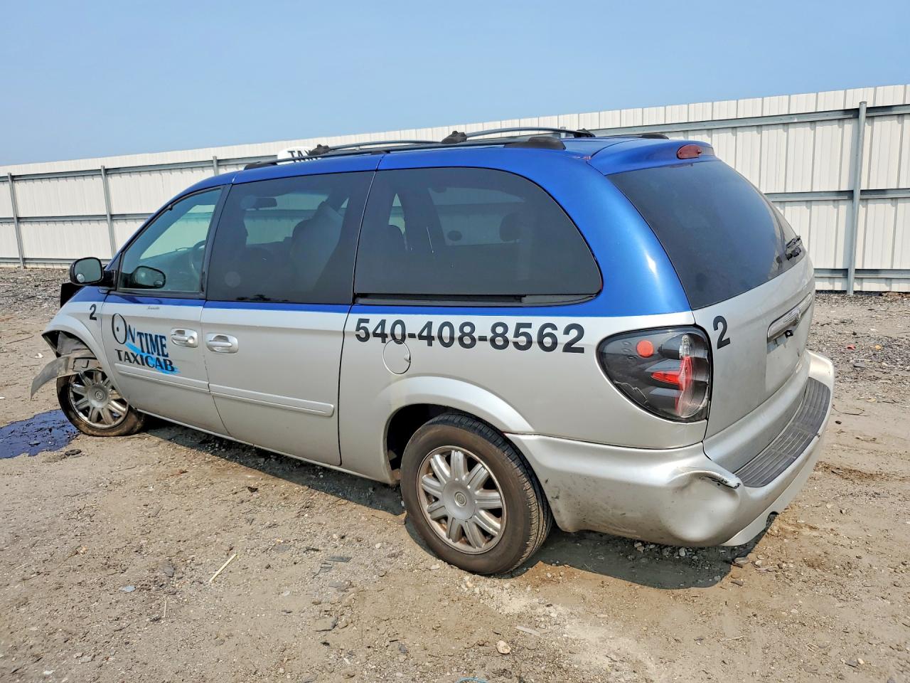 2005 Chrysler Town & Country Lx Two Tone vin: 2C8GP44R95R174185