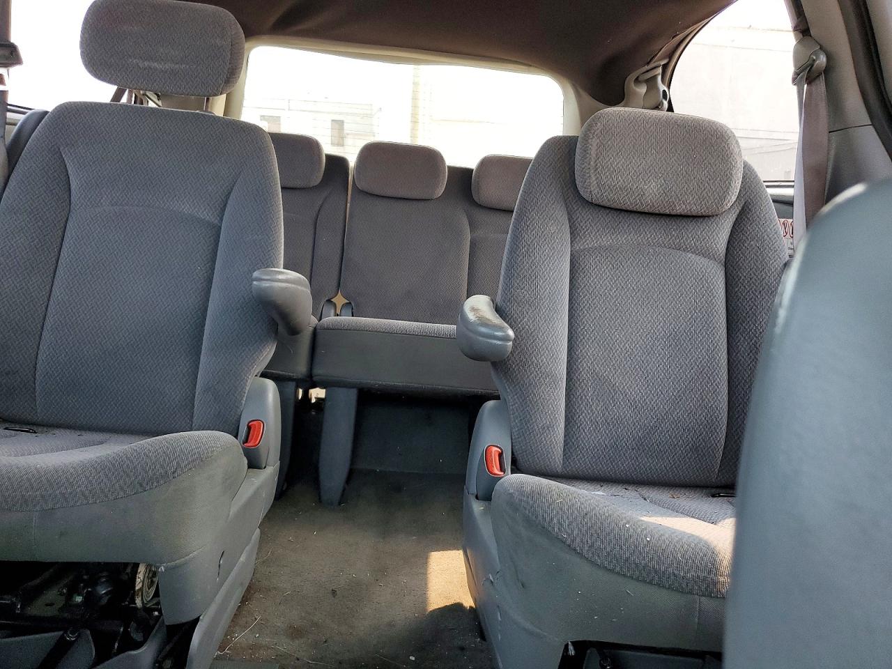 2005 Chrysler Town & Country Lx Two Tone vin: 2C8GP44R95R174185