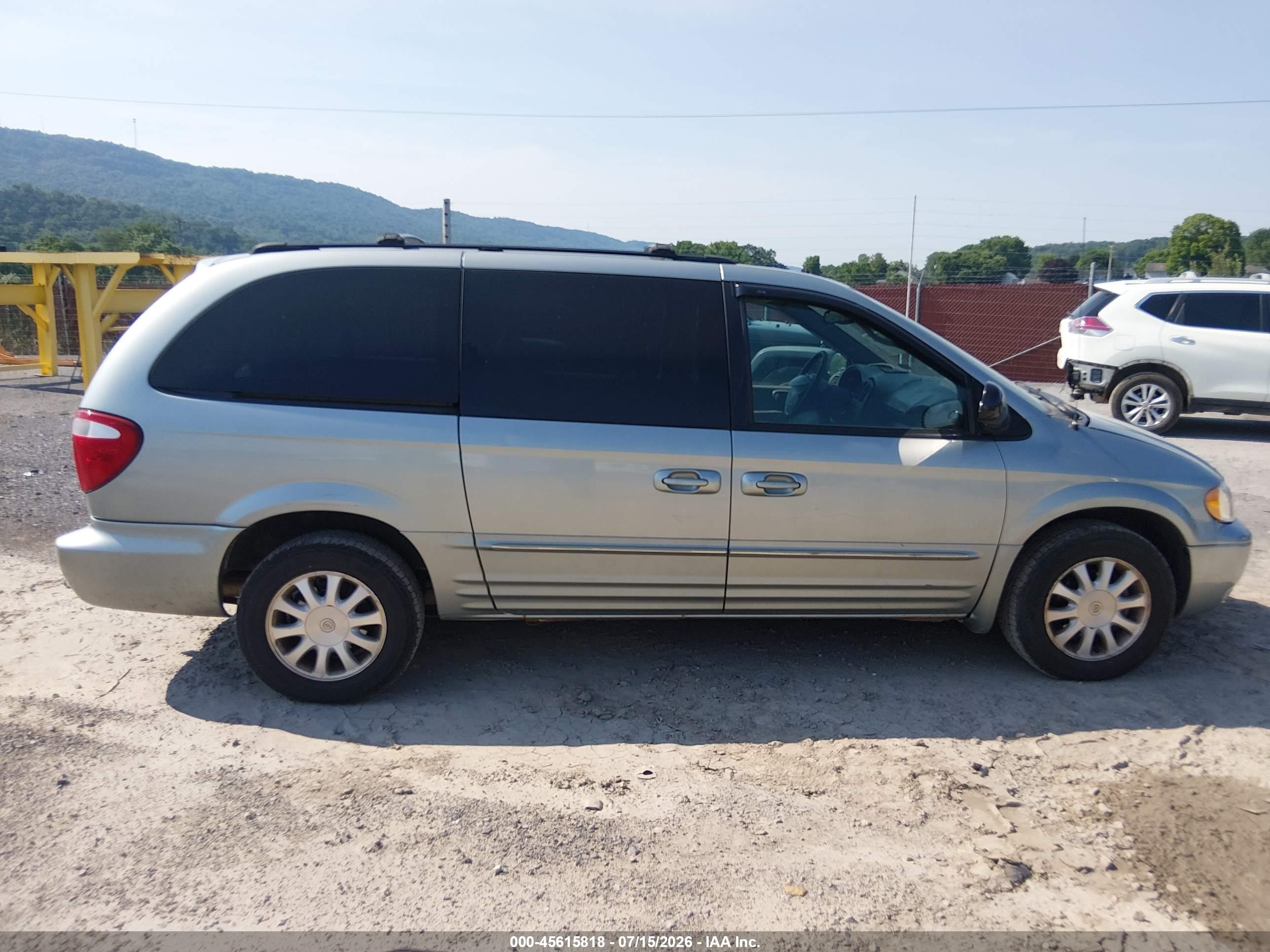 2003 Chrysler Town & Country Lxi Light Blue vin: 2C8GP54L03R145088