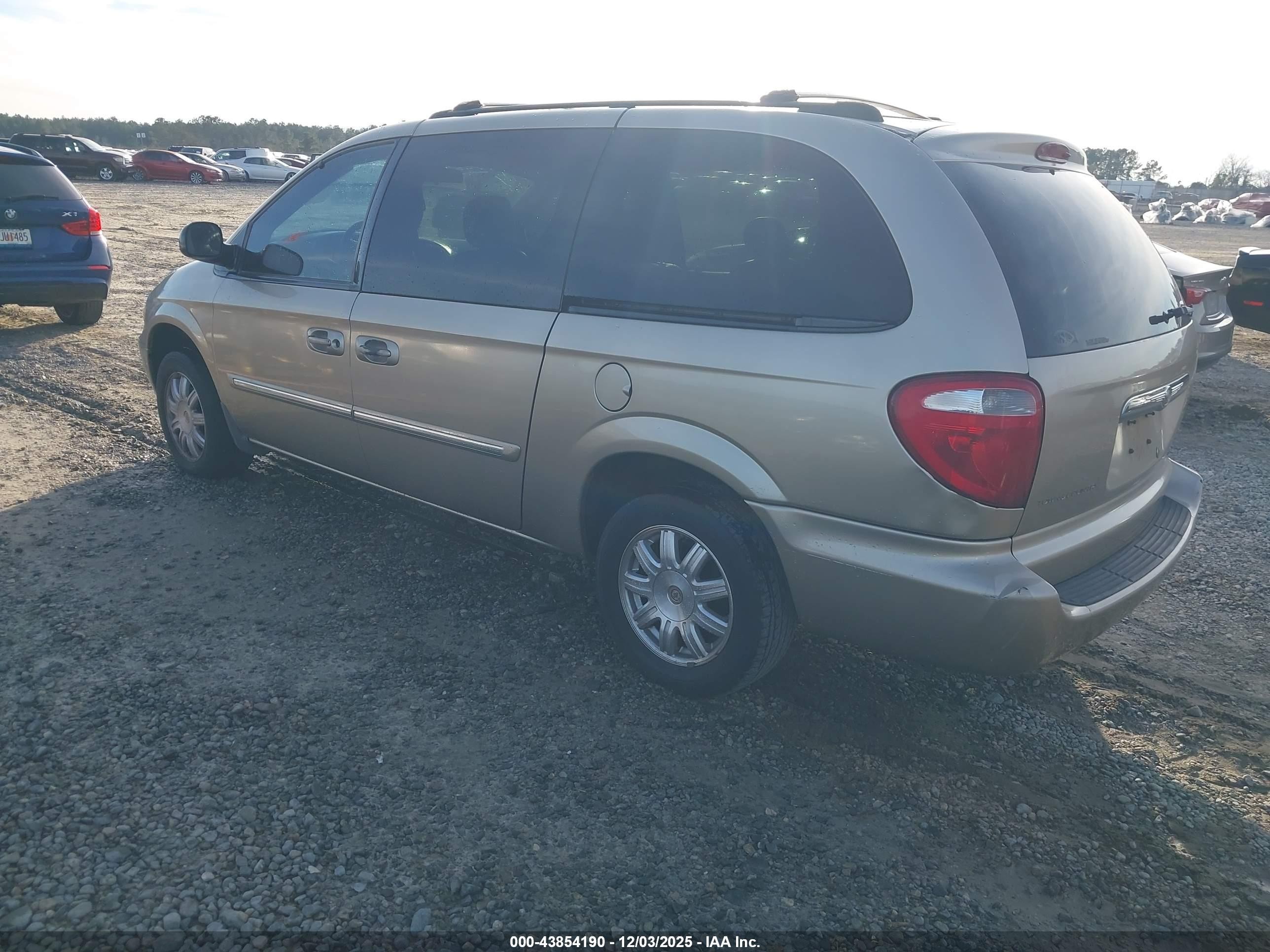 2004 Chrysler Town & Country Touring Champagne vin: 2C8GP54L04R603357