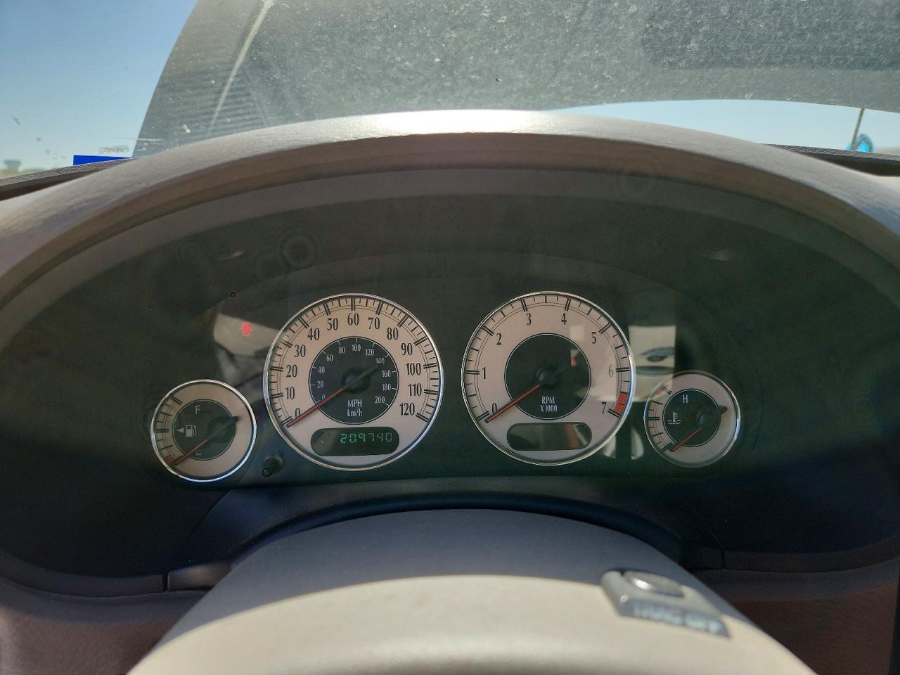 2001 Chrysler Town & Country Lxi Золотой vin: 2C8GP54L11R238019