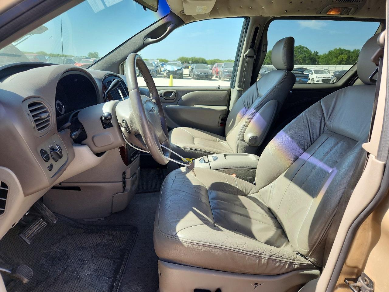 2001 Chrysler Town & Country Lxi Золотой vin: 2C8GP54L11R238019