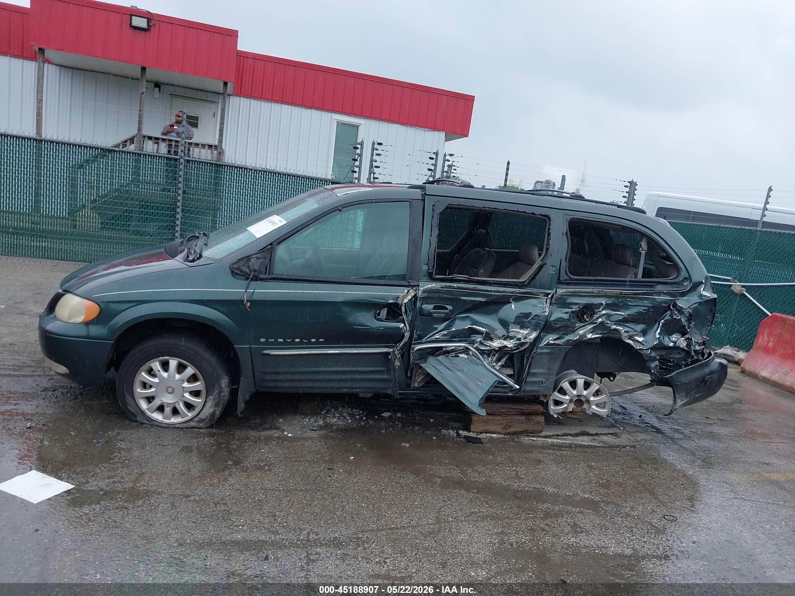 2001 Chrysler Town & Country Lxi Green vin: 2C8GP54L21R158146
