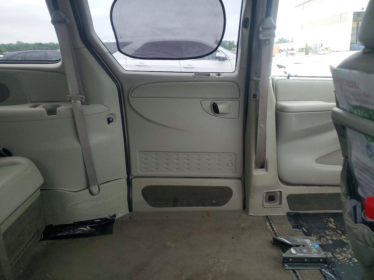 2005 Chrysler Town & Country Touring Tan vin: 2C8GP54L55R233797
