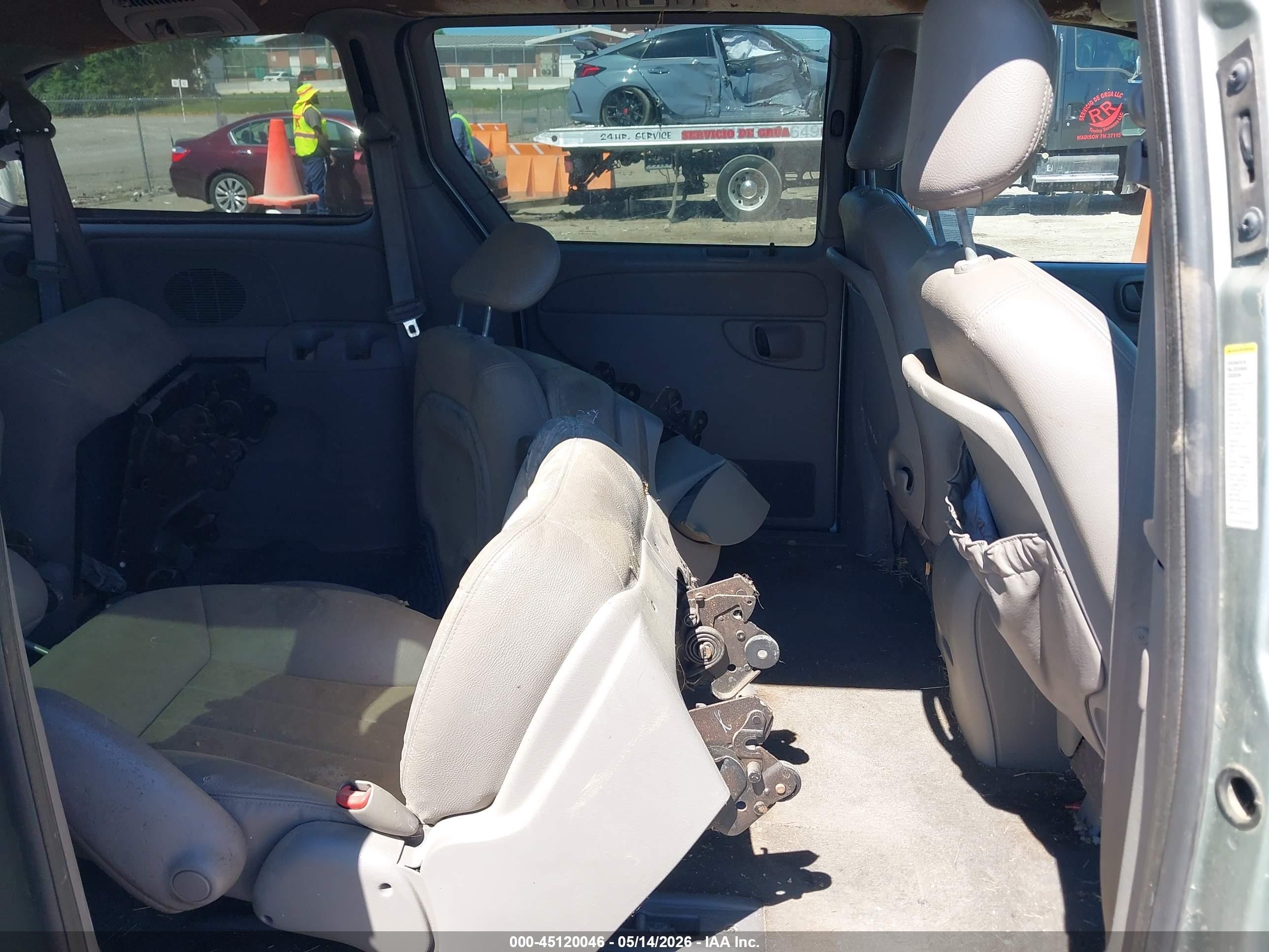 2003 Chrysler Town & Country Lxi Silver vin: 2C8GP54L73R187872