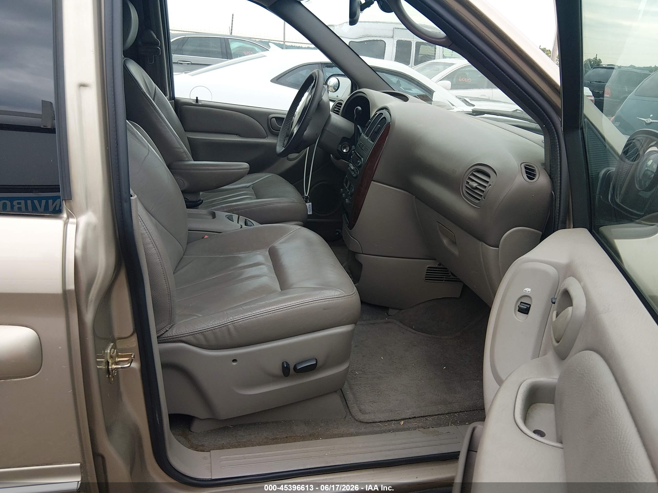 2003 Chrysler Town & Country Lxi Gold vin: 2C8GP54L73R238609