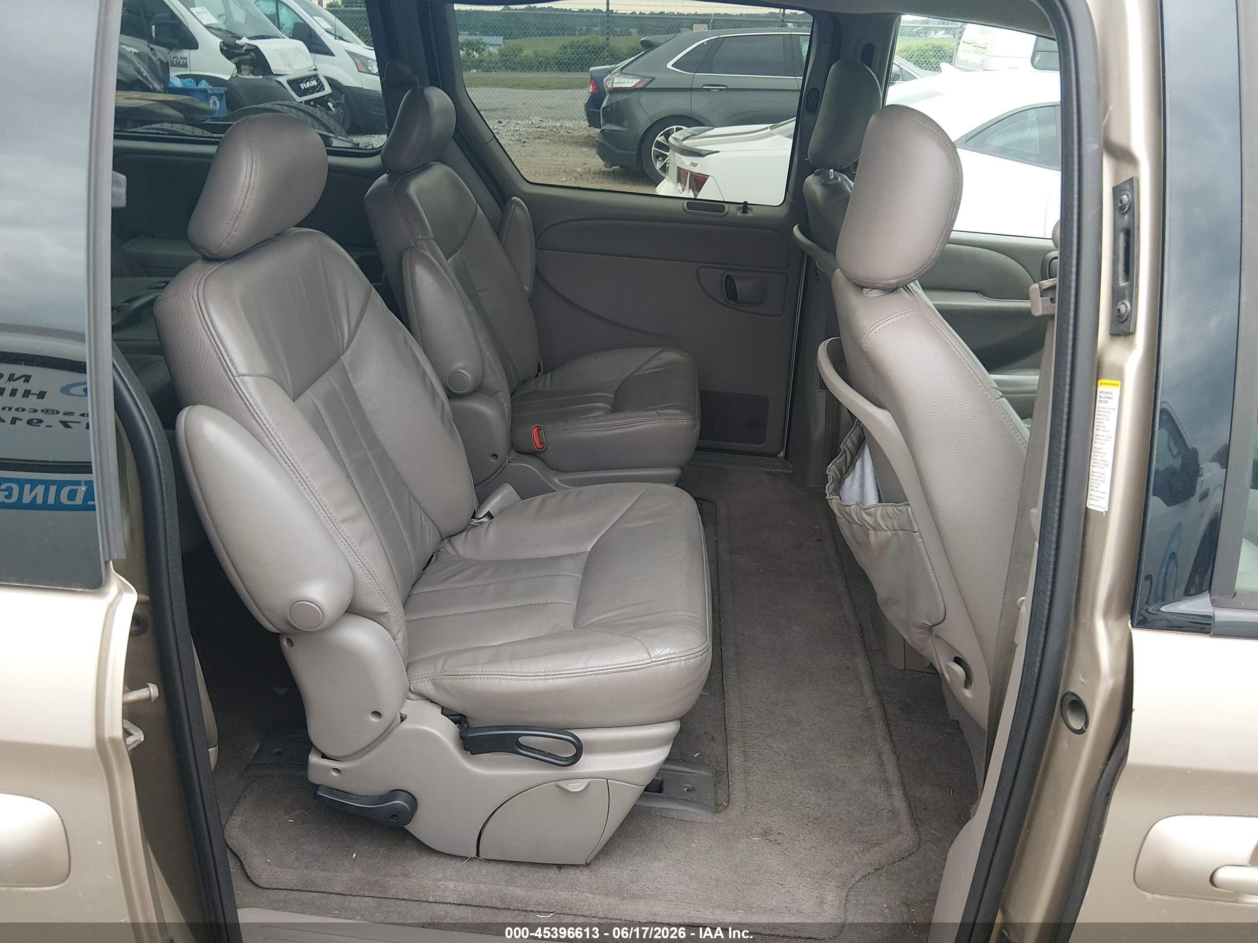 2003 Chrysler Town & Country Lxi Gold vin: 2C8GP54L73R238609