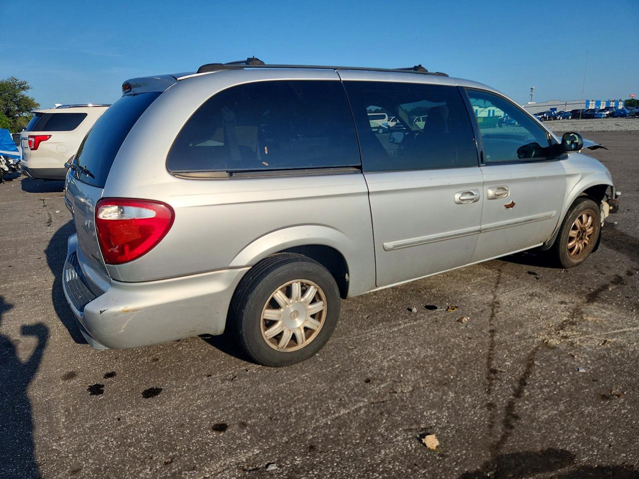 2005 Chrysler Town & Country Touring Серебряный vin: 2C8GP54L75R486989
