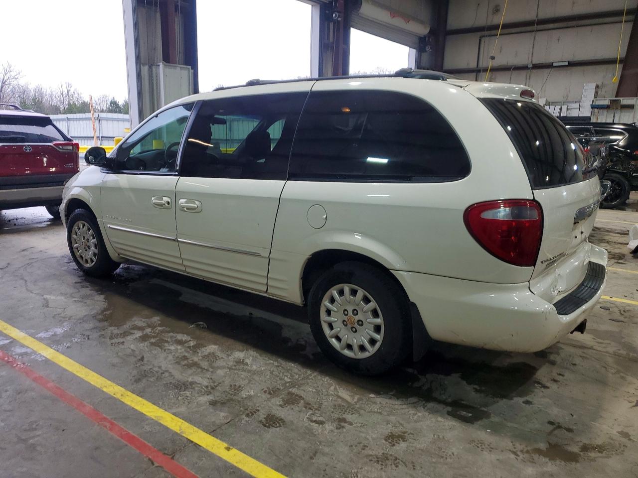 2001 Chrysler Town & Country Lxi White vin: 2C8GP54L81R203171