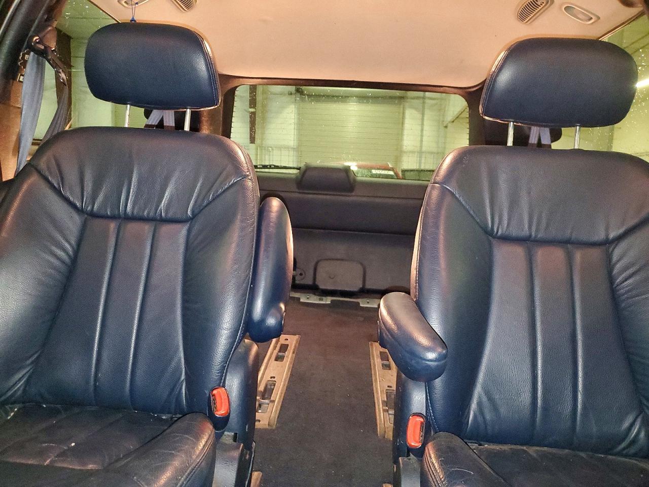 2001 Chrysler Town & Country Lxi Gray vin: 2C8GP54L81R250068