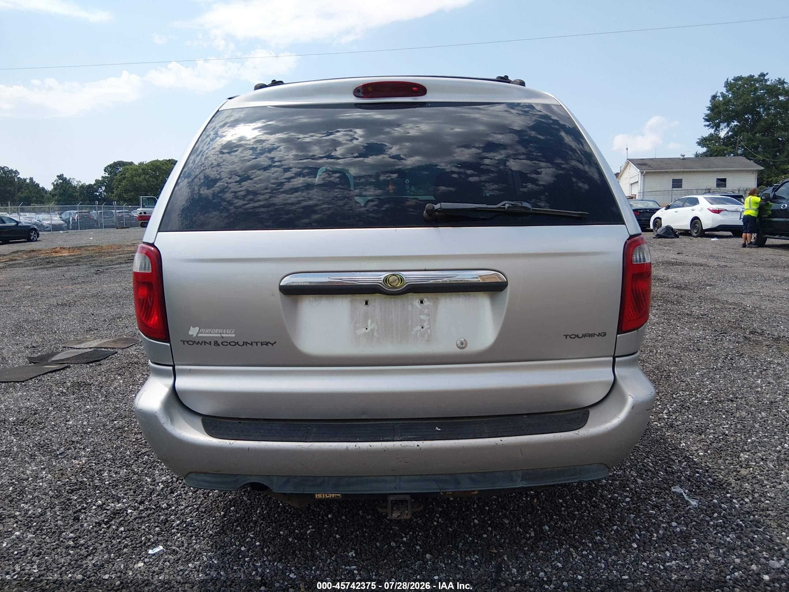 2005 Chrysler Town & Country Touring Silver vin: 2C8GP54L95R468770