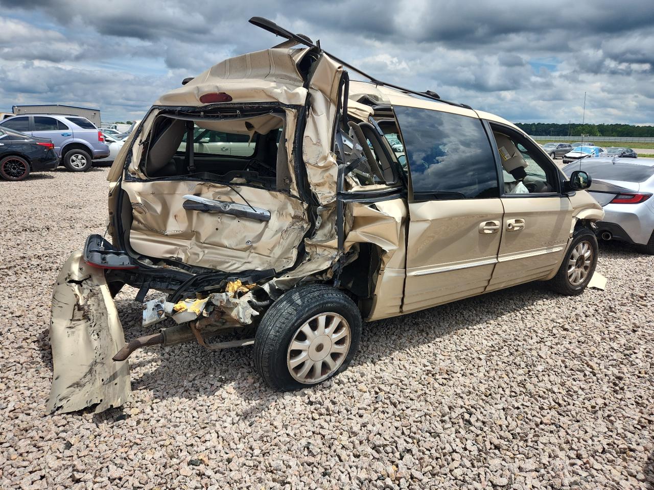 2001 Chrysler Town & Country Lxi Золотой vin: 2C8GP54LX1R274002