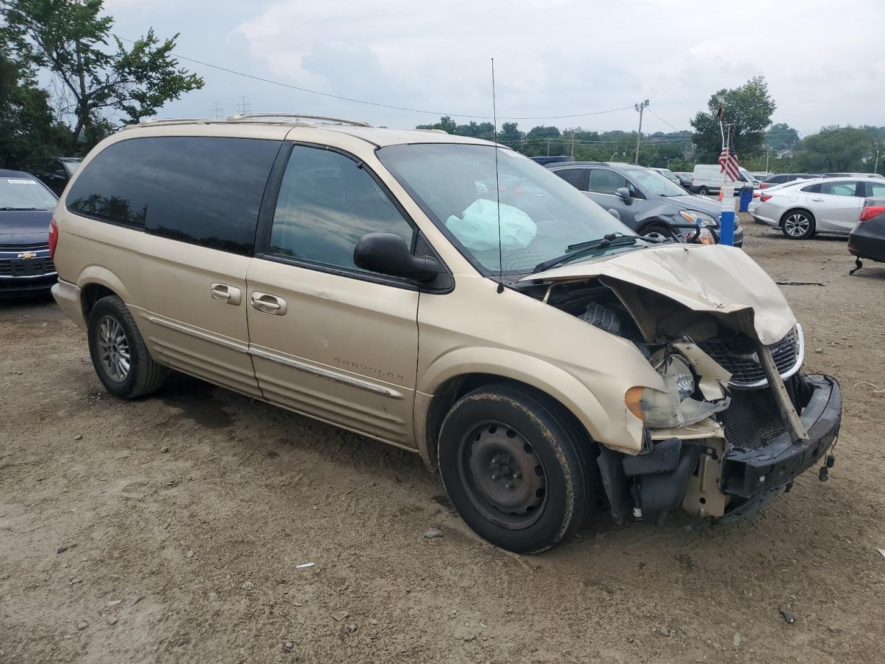 2001 Chrysler Town & Country Limited Tan vin: 2C8GP64L01R146616