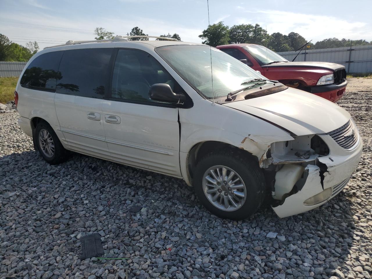 2001 Chrysler Town & Country Limited White vin: 2C8GP64L01R321656
