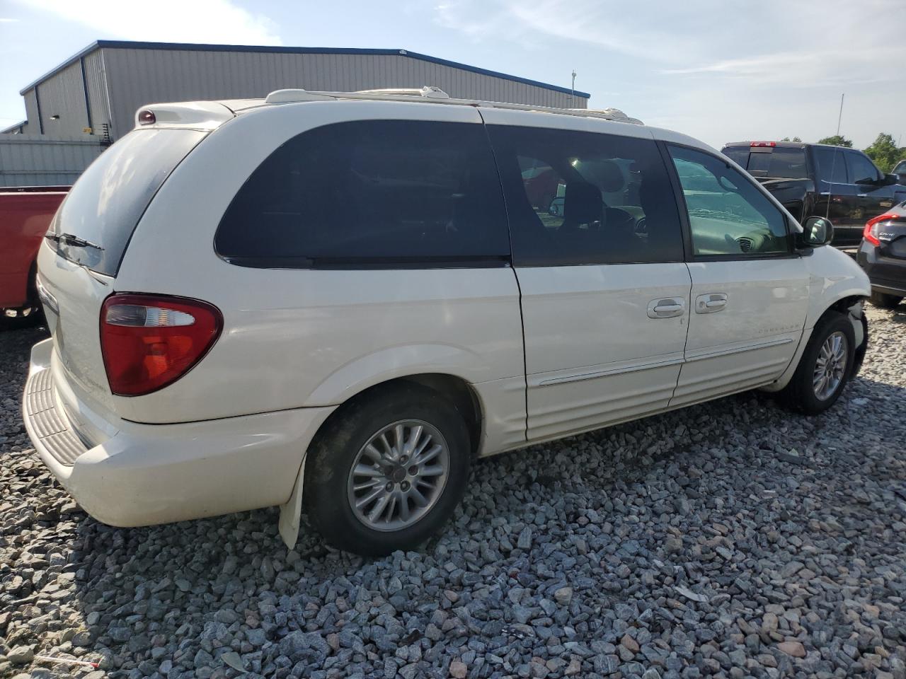 2001 Chrysler Town & Country Limited White vin: 2C8GP64L01R321656
