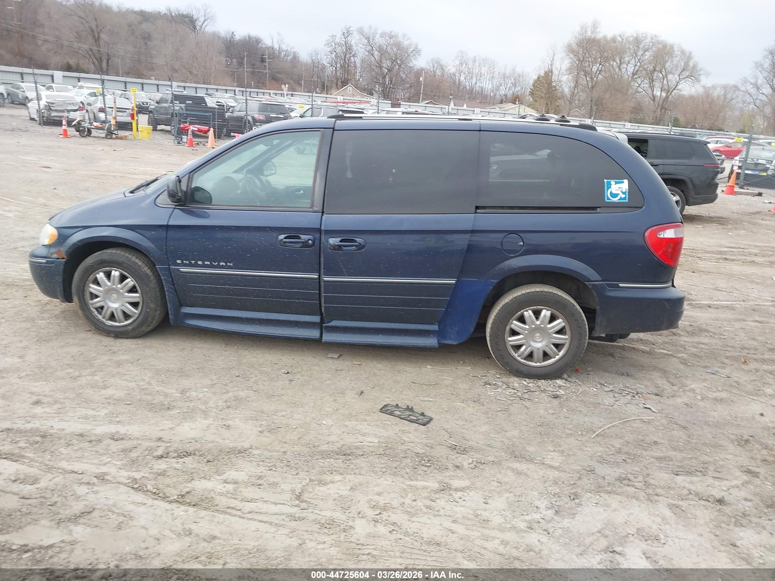 2005 Chrysler Town & Country Limited Синий vin: 2C8GP64L05R294920