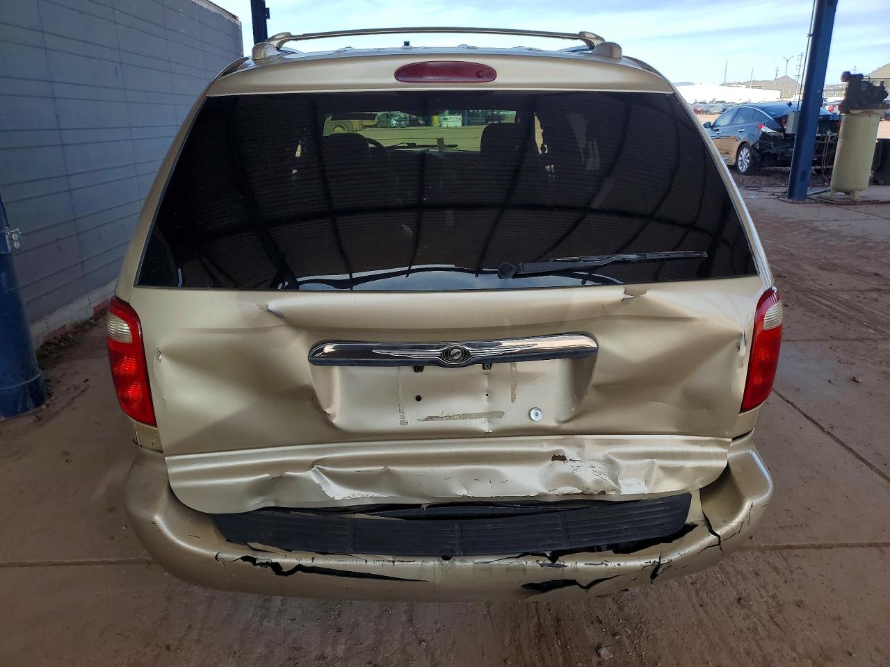 2001 Chrysler Town & Country Limited Beige vin: 2C8GP64L11R145166