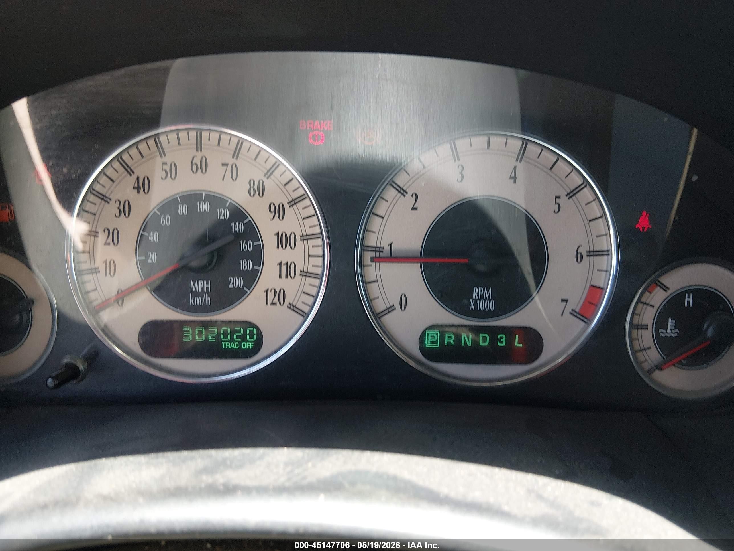 2001 Chrysler Town & Country Limited Gold vin: 2C8GP64L11R175459