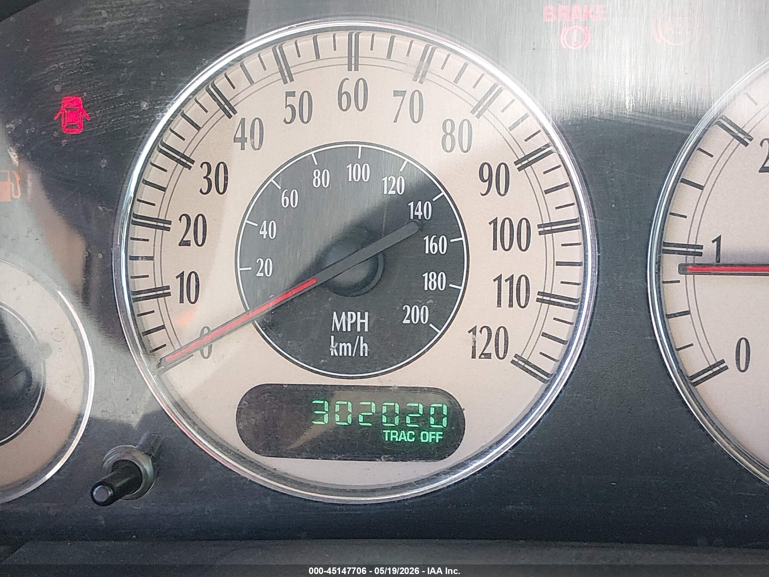 2001 Chrysler Town & Country Limited Gold vin: 2C8GP64L11R175459