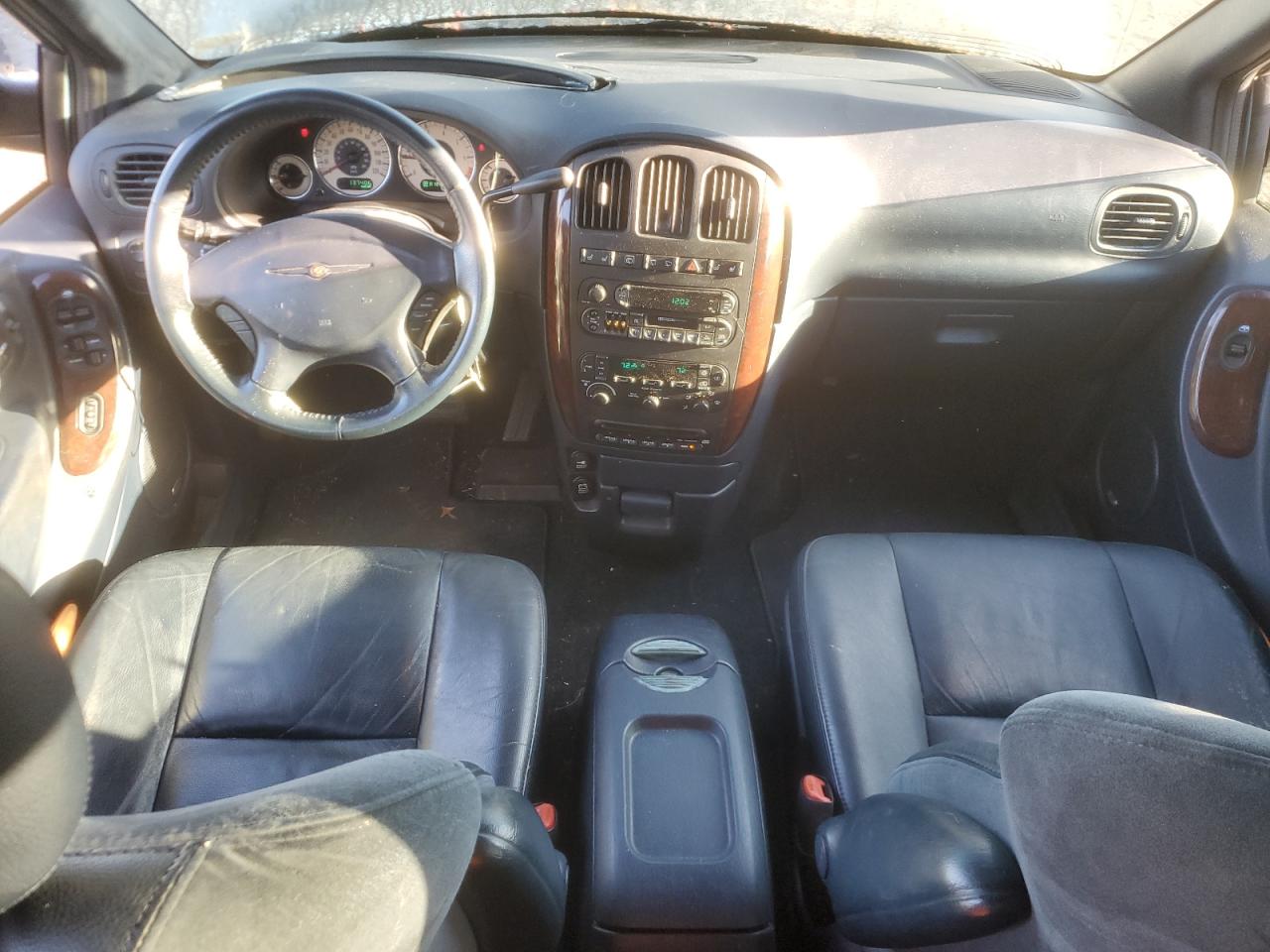 2001 Chrysler Town & Country Limited Silver vin: 2C8GP64L11R208539