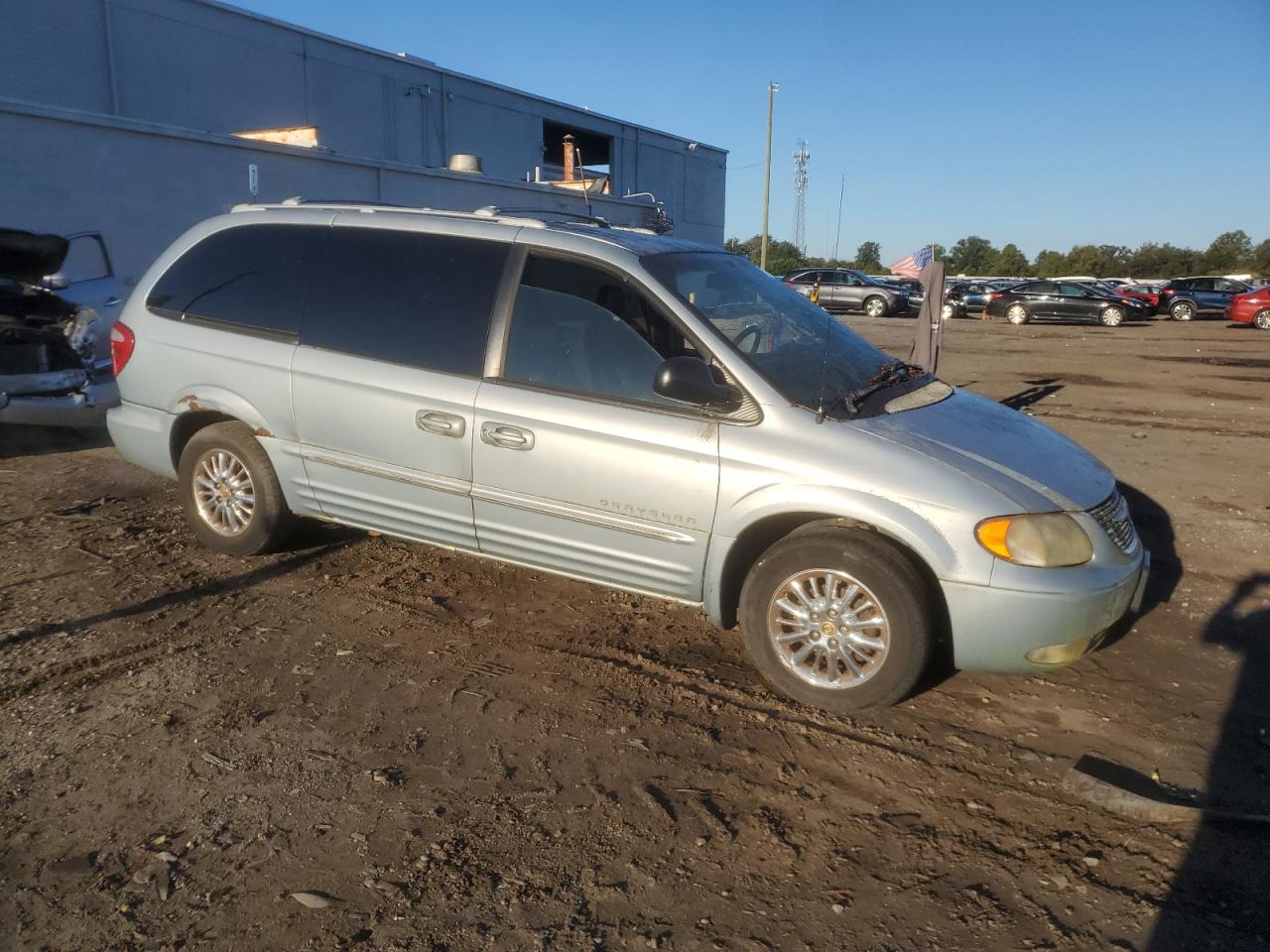 2001 Chrysler Town & Country Limited Silver vin: 2C8GP64L11R208539