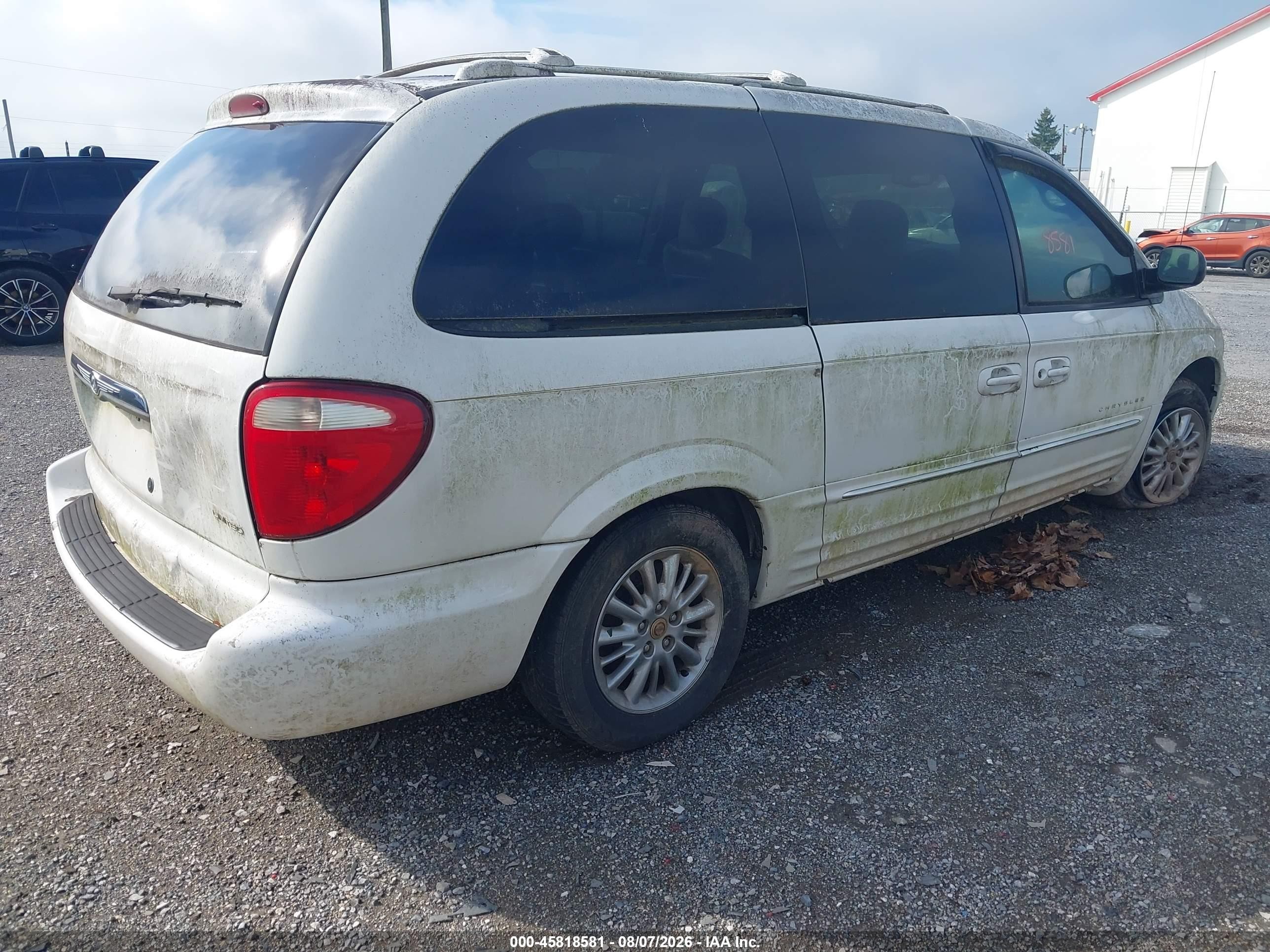 2001 Chrysler Town & Country Limited White vin: 2C8GP64L11R252735
