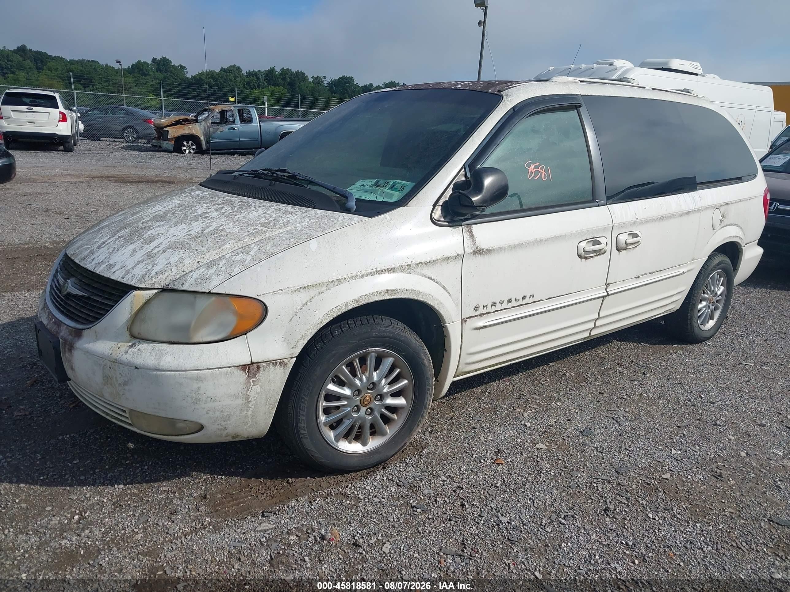 2001 Chrysler Town & Country Limited White vin: 2C8GP64L11R252735