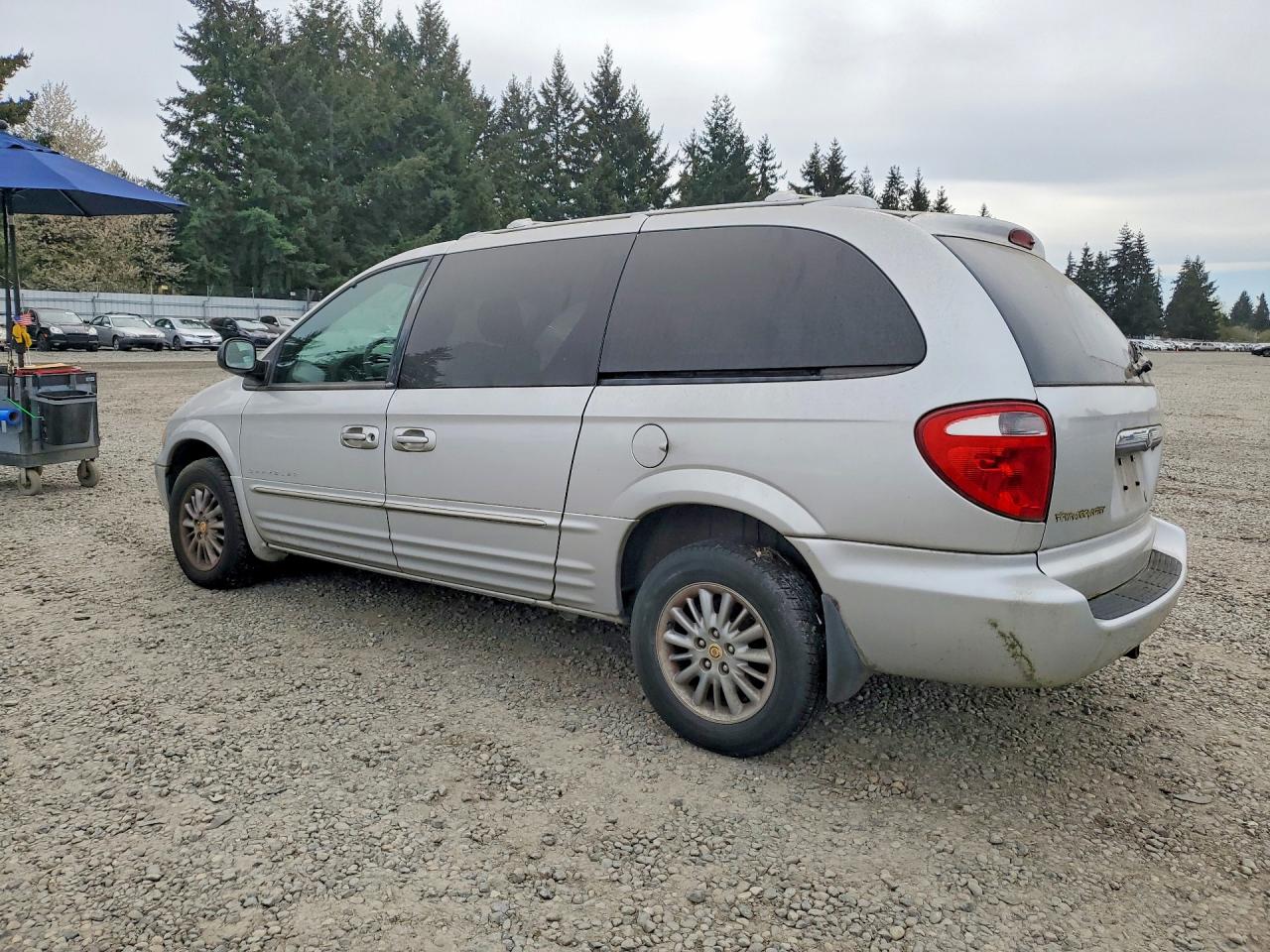2001 Chrysler Town & Country Limited Silver vin: 2C8GP64L11R339616