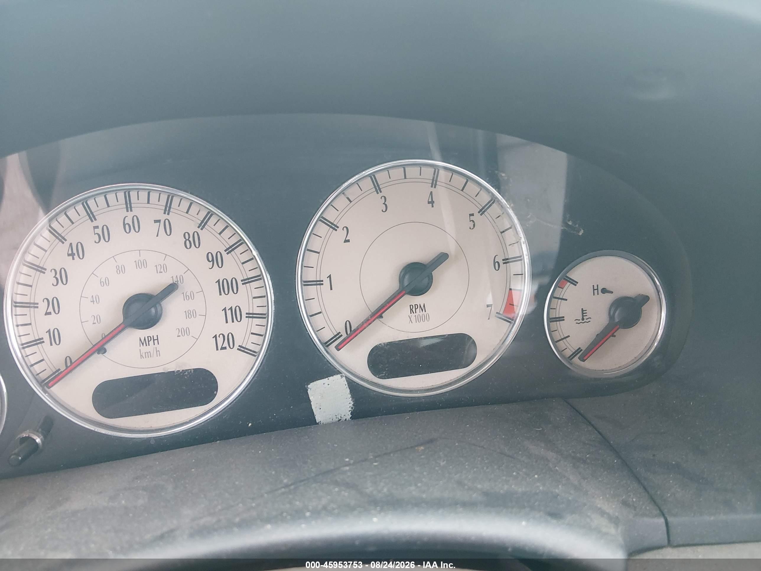 2003 Chrysler Town & Country Limited Белый vin: 2C8GP64L13R100232
