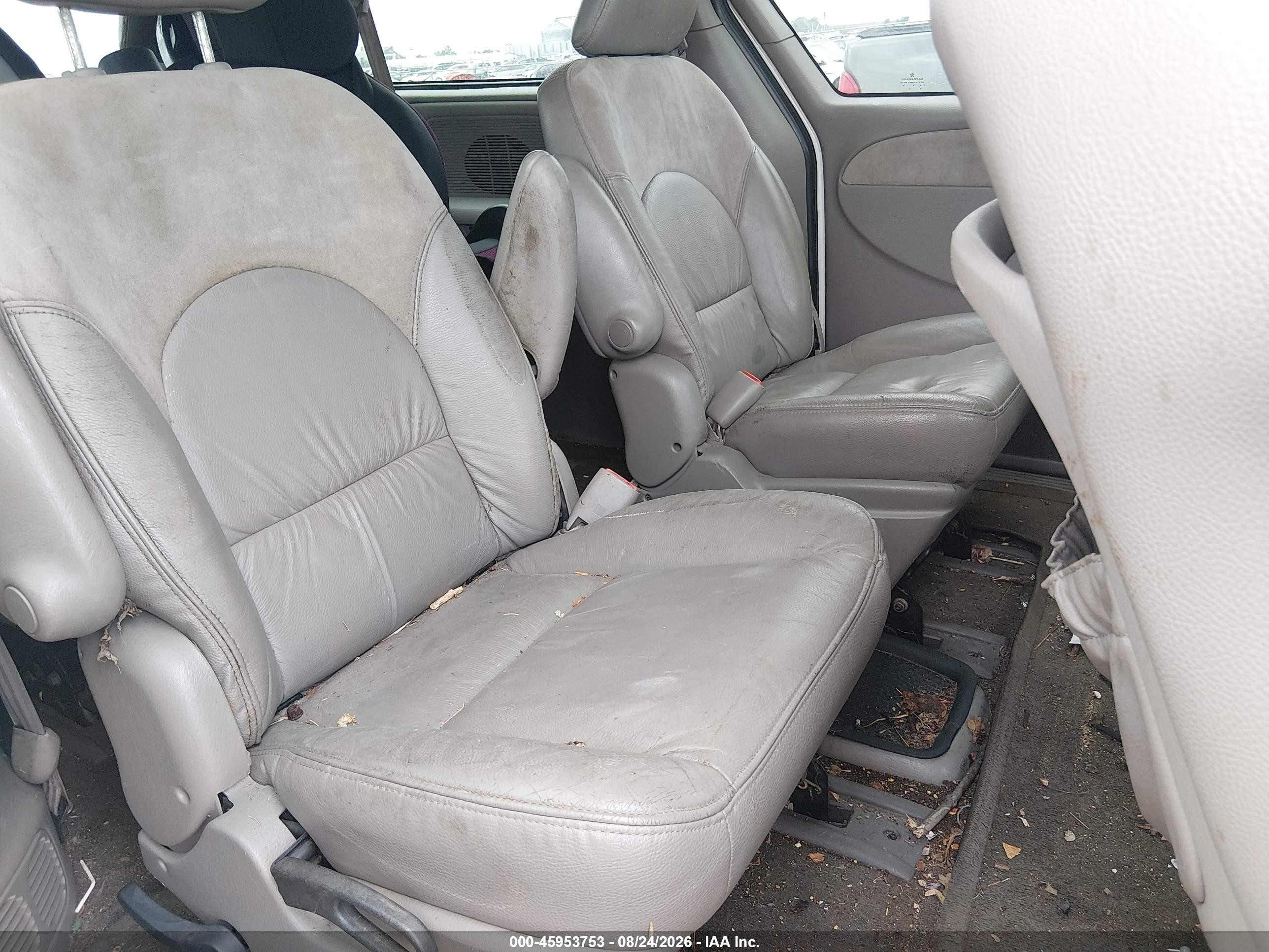 2003 Chrysler Town & Country Limited Белый vin: 2C8GP64L13R100232