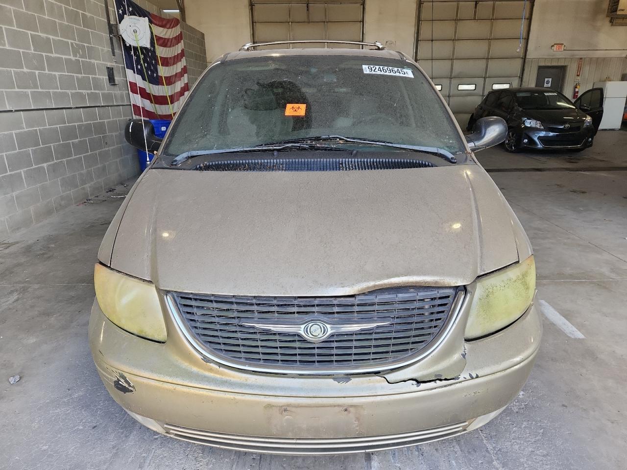 2003 Chrysler Town & Country Limited Tan vin: 2C8GP64L13R208401
