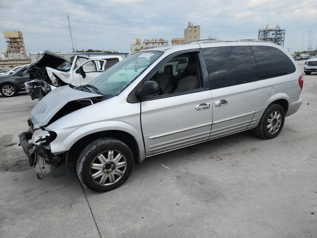 2003 Chrysler Town & Country Limited Silver vin: 2C8GP64L13R377057