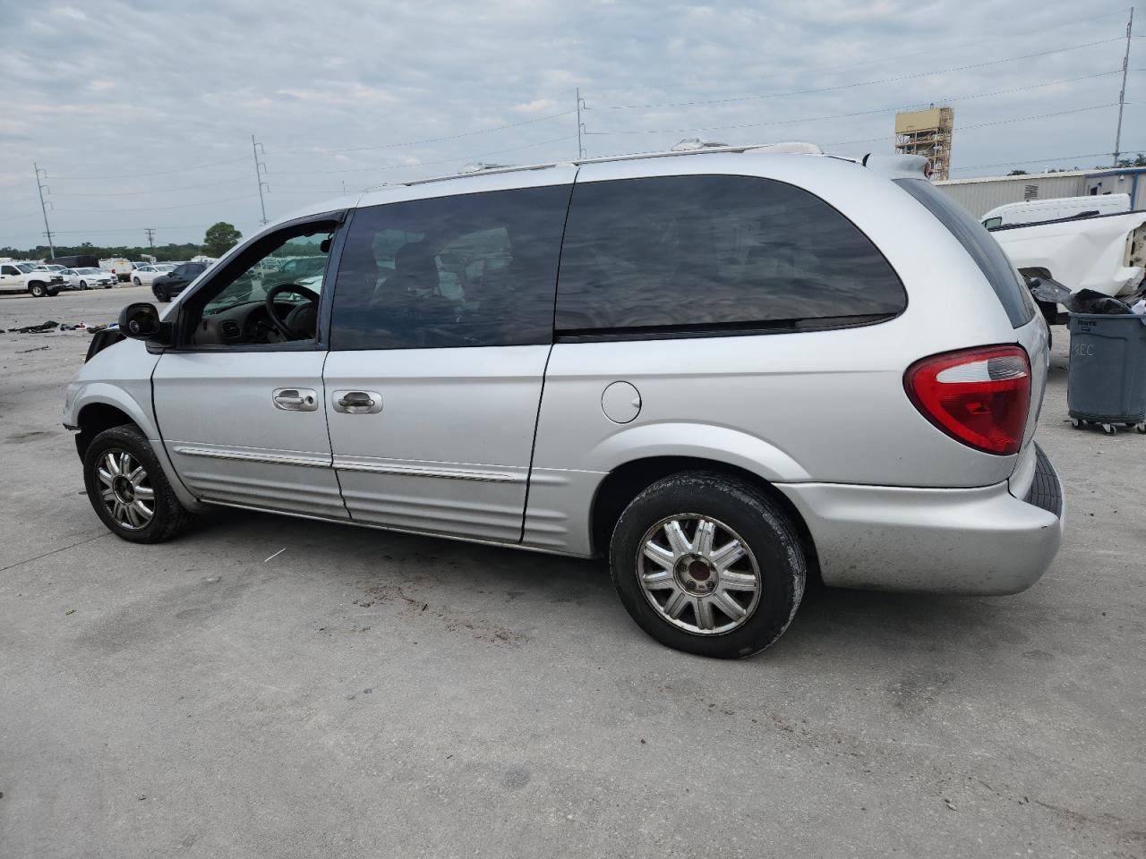 2003 Chrysler Town & Country Limited Silver vin: 2C8GP64L13R377057