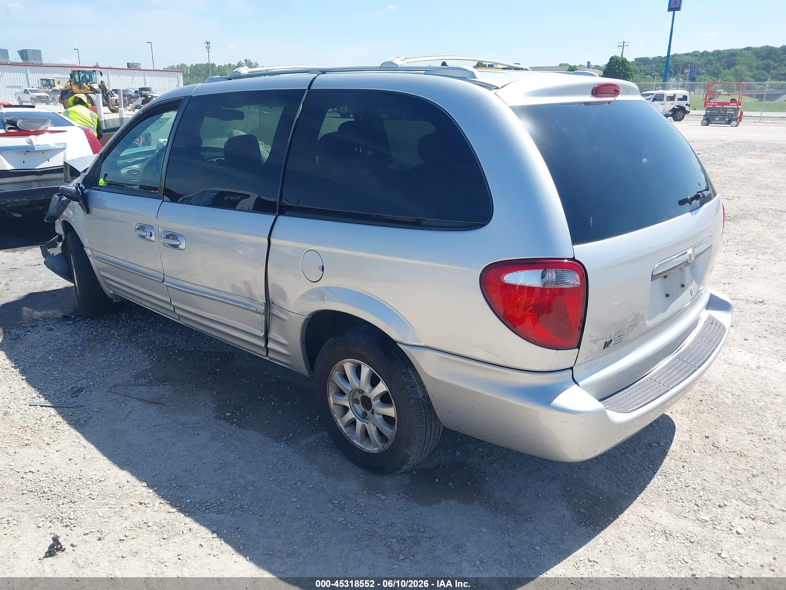 2004 Chrysler Town & Country Limited Silver vin: 2C8GP64L14R576434