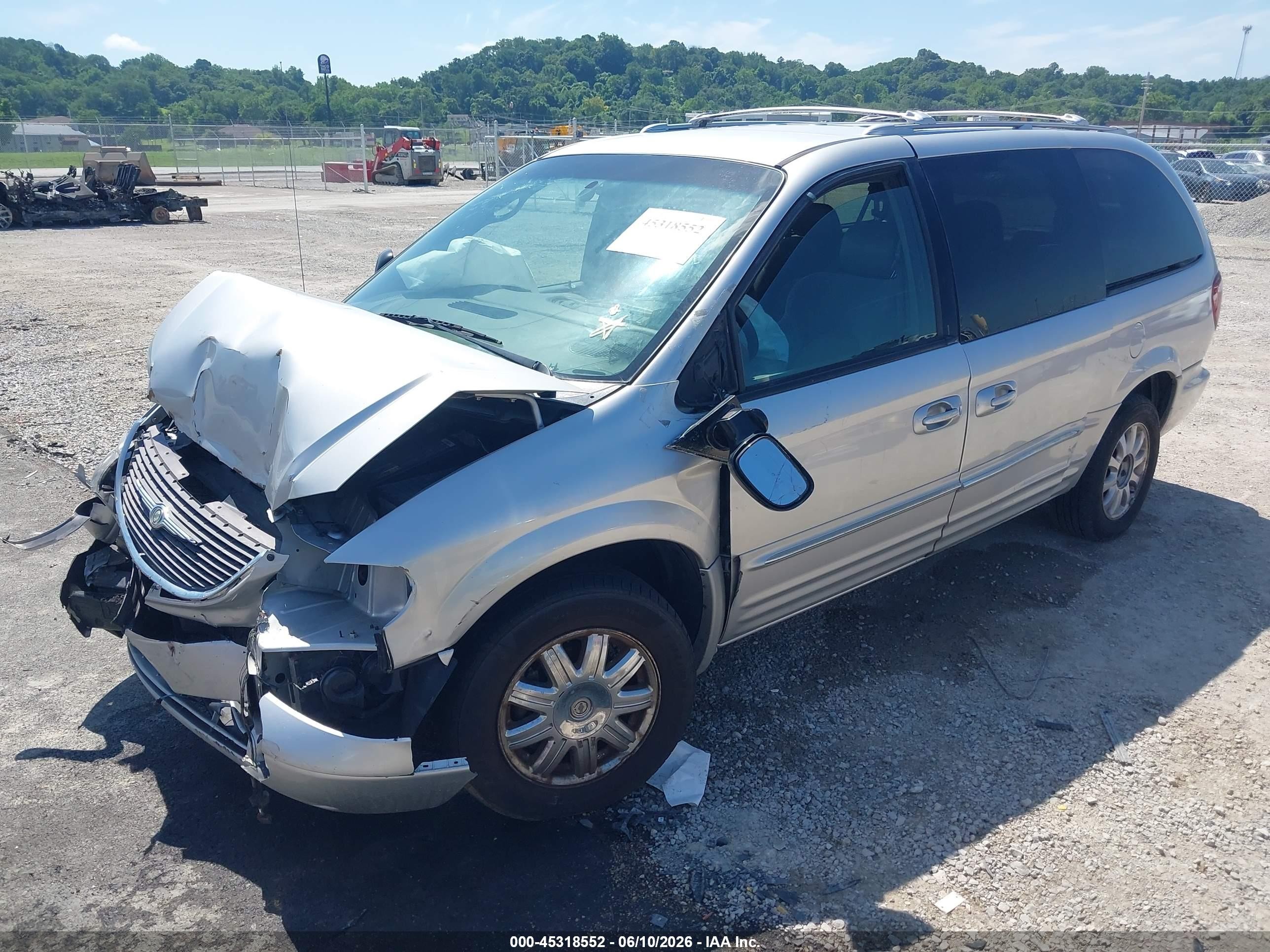 2004 Chrysler Town & Country Limited Silver vin: 2C8GP64L14R576434