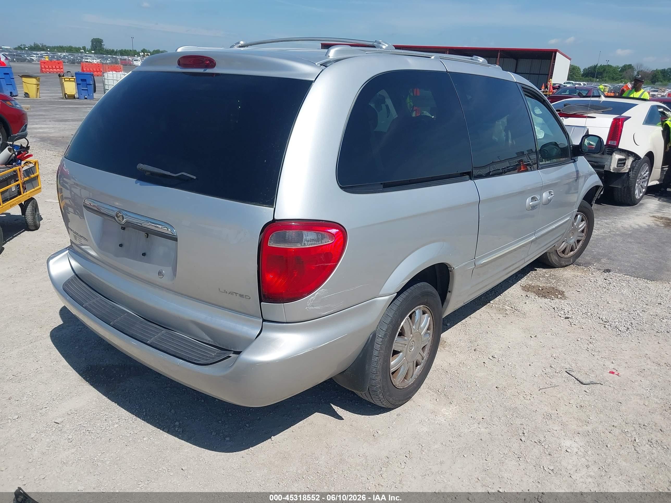 2004 Chrysler Town & Country Limited Silver vin: 2C8GP64L14R576434