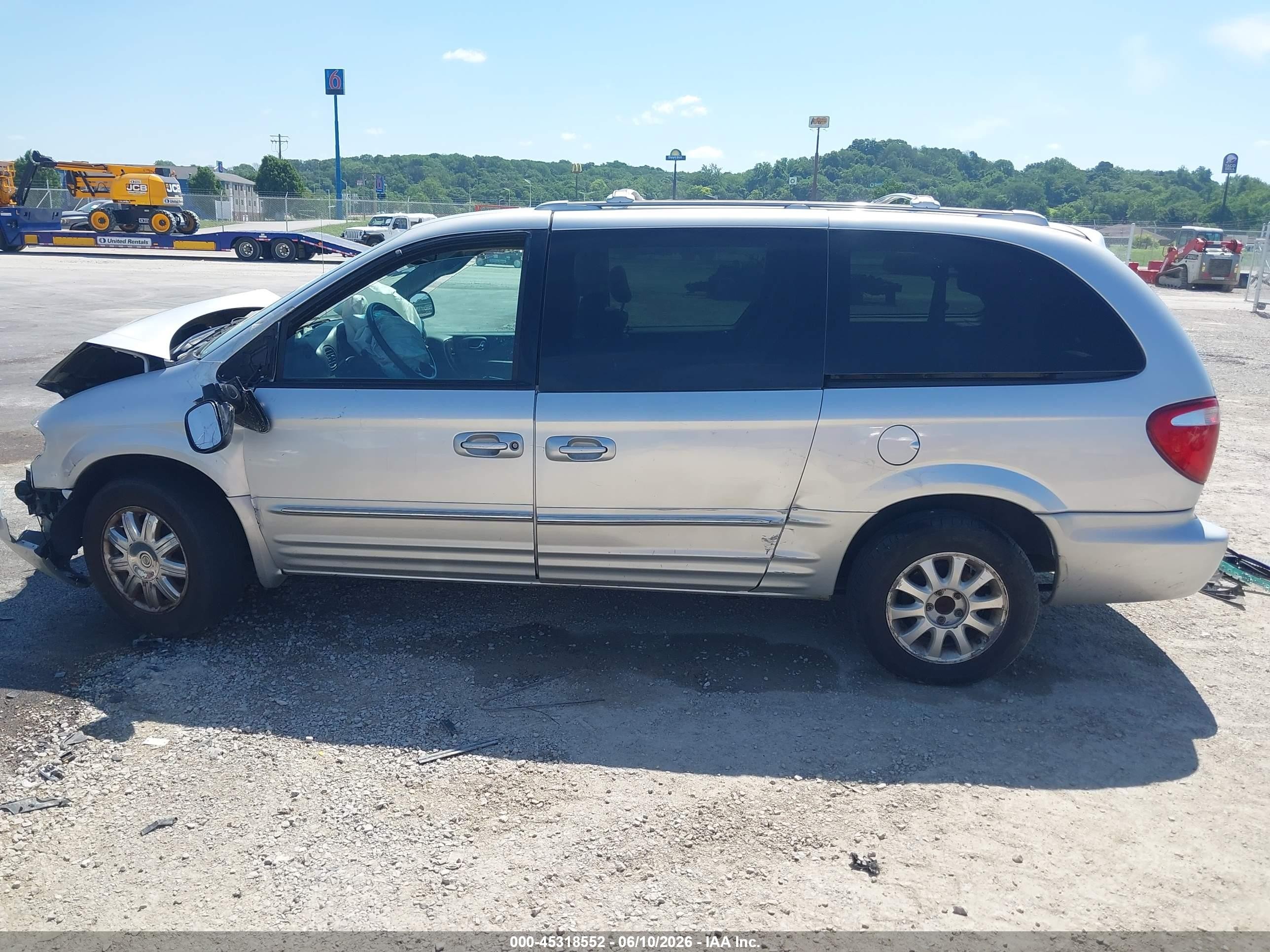 2004 Chrysler Town & Country Limited Silver vin: 2C8GP64L14R576434