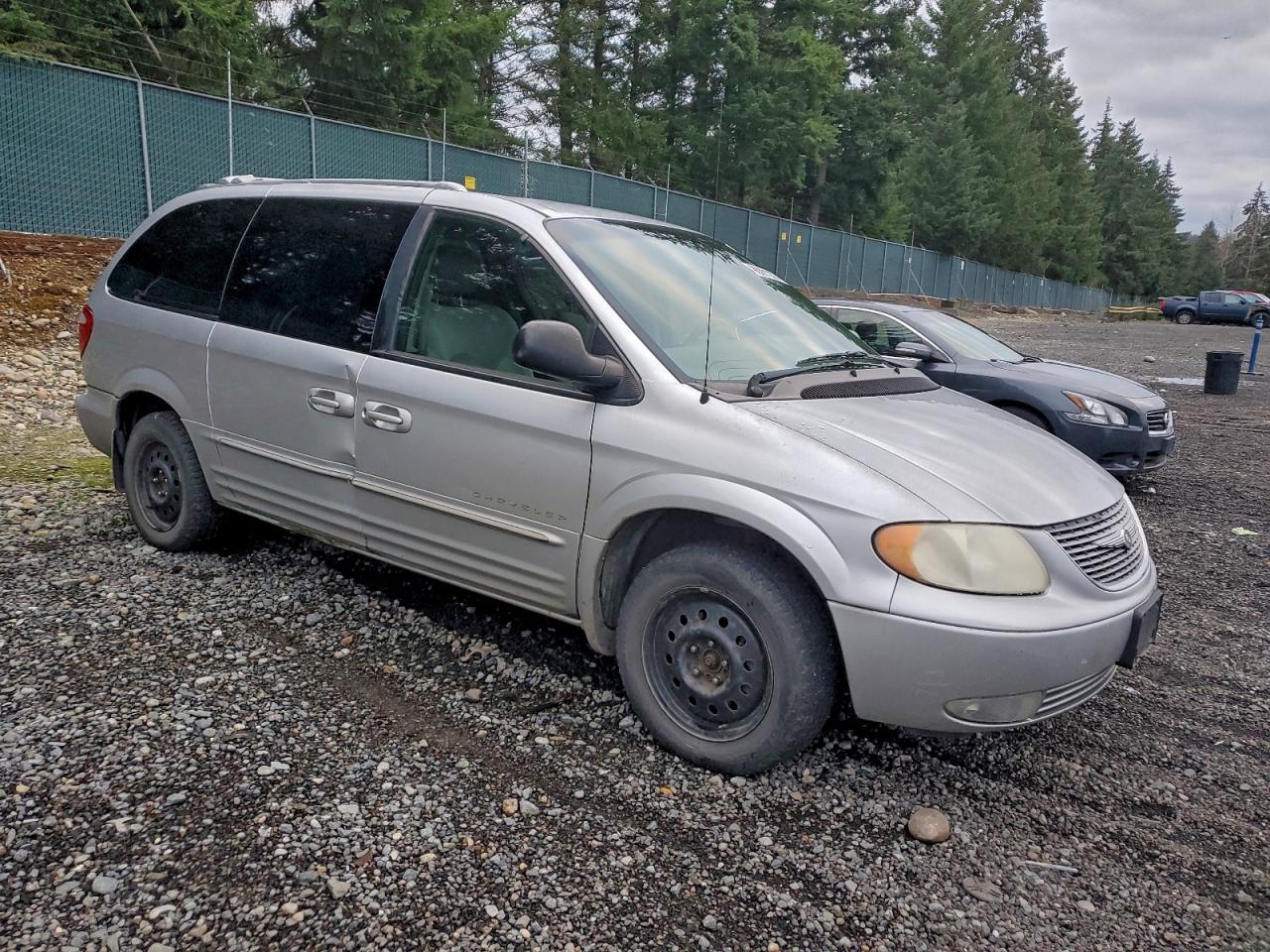 2001 Chrysler Town & Country Limited Silver vin: 2C8GP64L21R251755