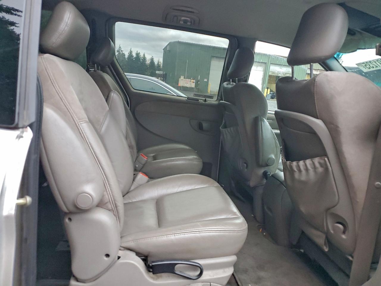 2001 Chrysler Town & Country Limited Silver vin: 2C8GP64L21R251755