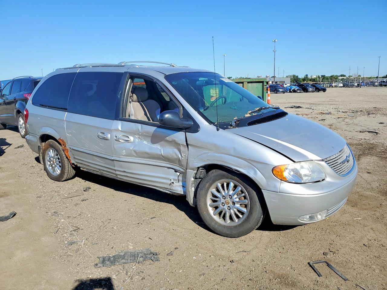 2002 Chrysler Town & Country Limited Silver vin: 2C8GP64L22R597953