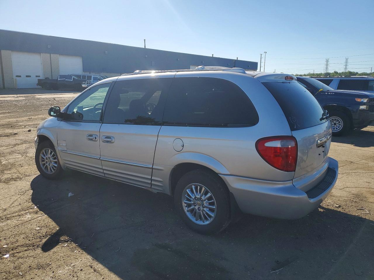 2002 Chrysler Town & Country Limited Silver vin: 2C8GP64L22R597953