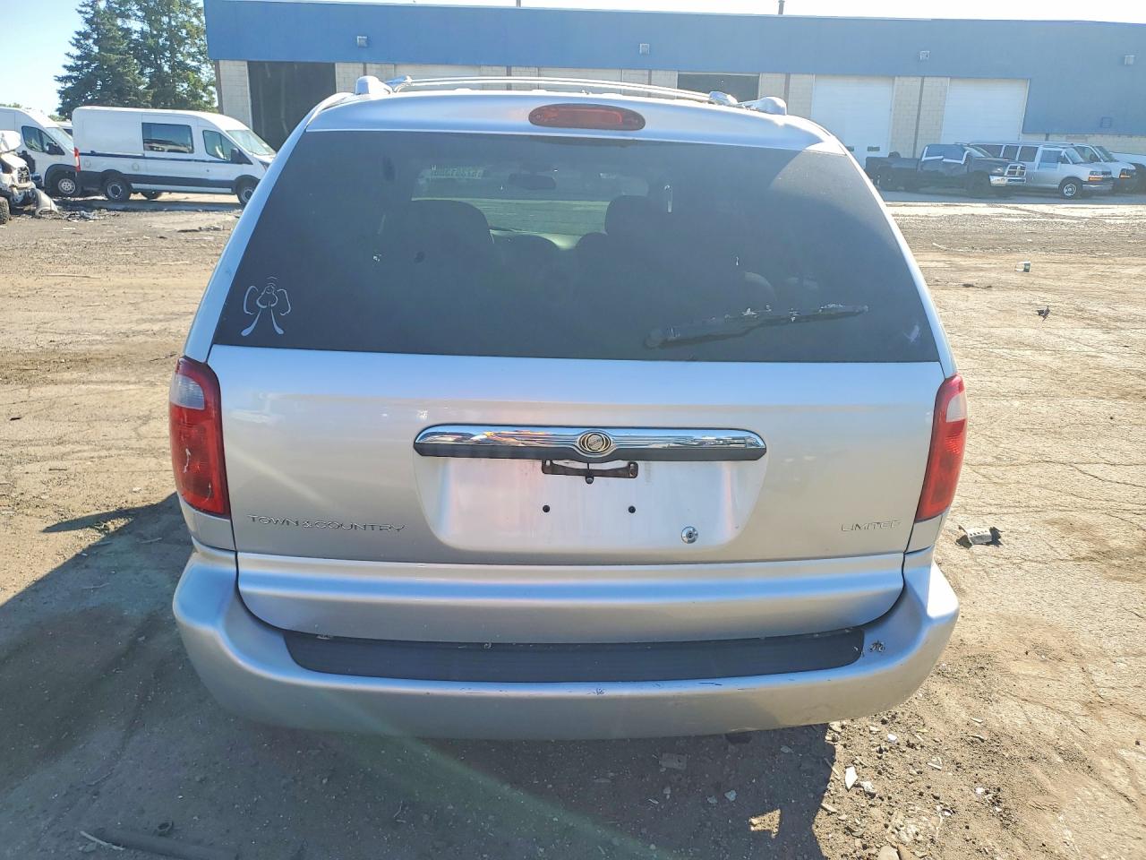 2002 Chrysler Town & Country Limited Silver vin: 2C8GP64L22R597953